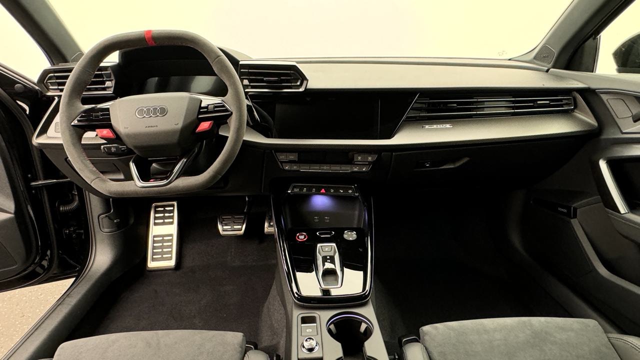 AUDI RS3 Sportback 2.5 TSI quattro S-tronic-image-5
