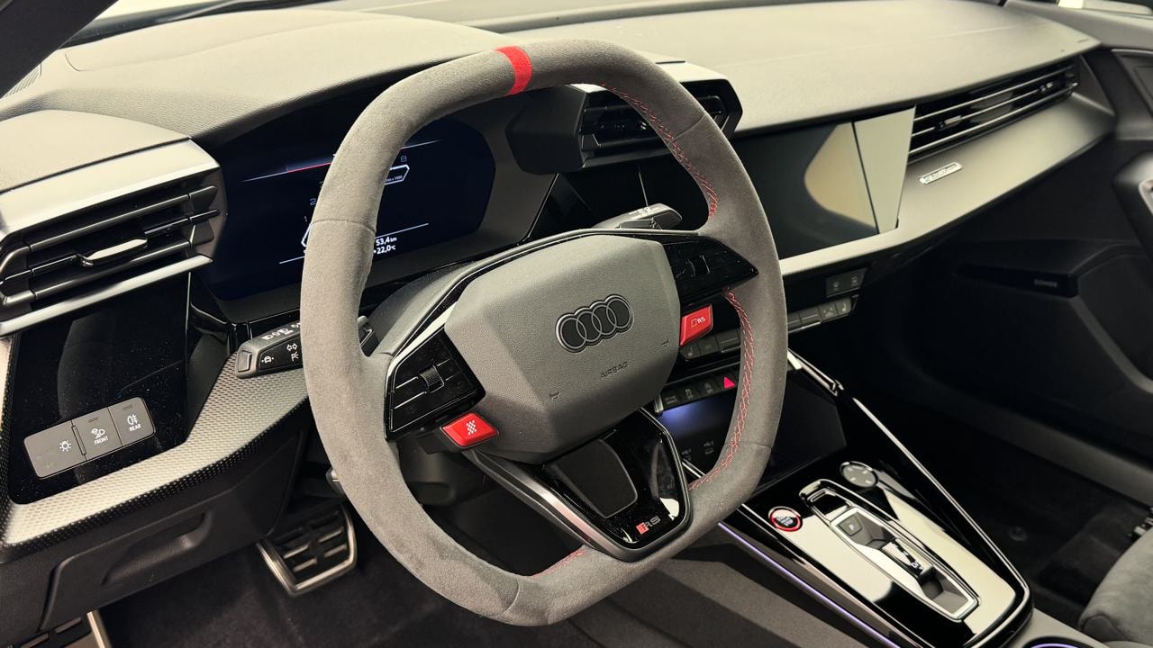 AUDI RS3 Sportback 2.5 TSI quattro S-tronic-image-6