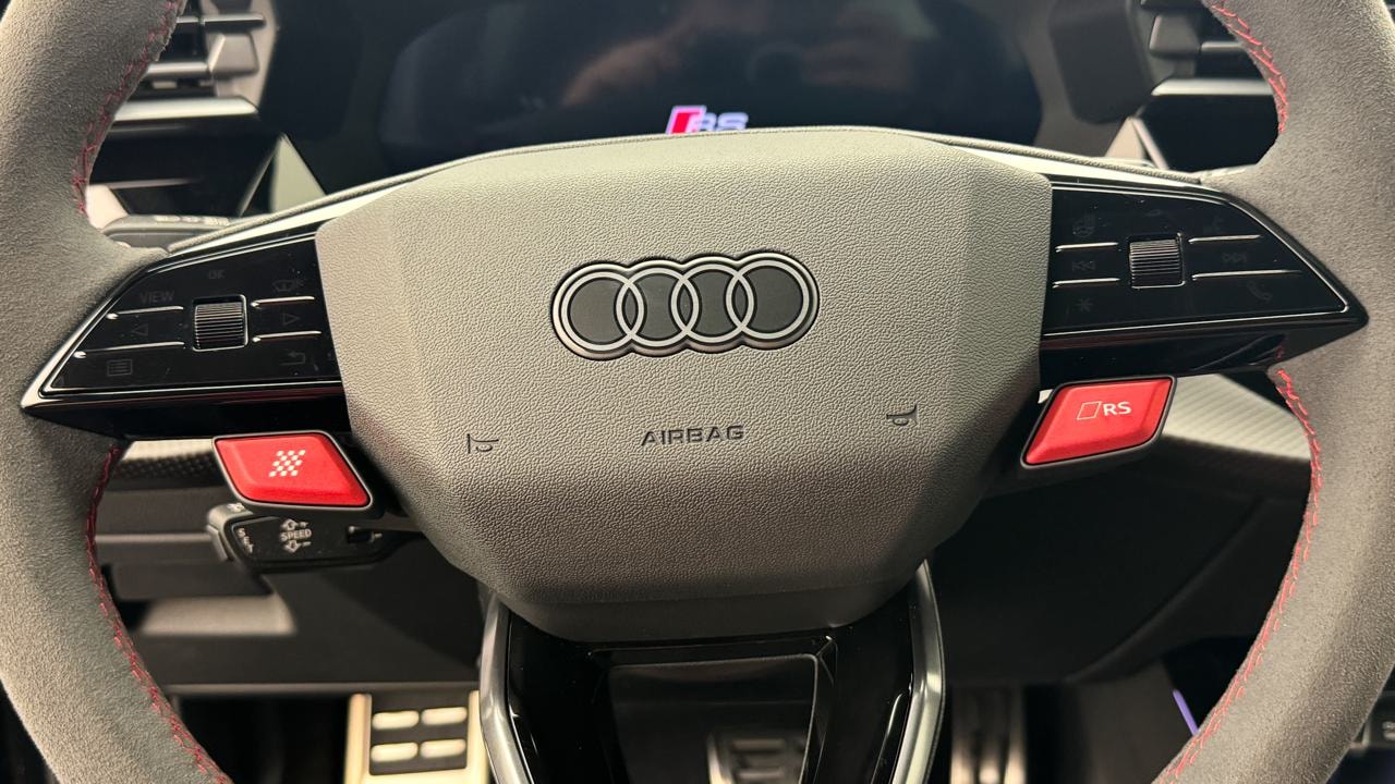 AUDI RS3 Sportback 2.5 TSI quattro S-tronic-image-9