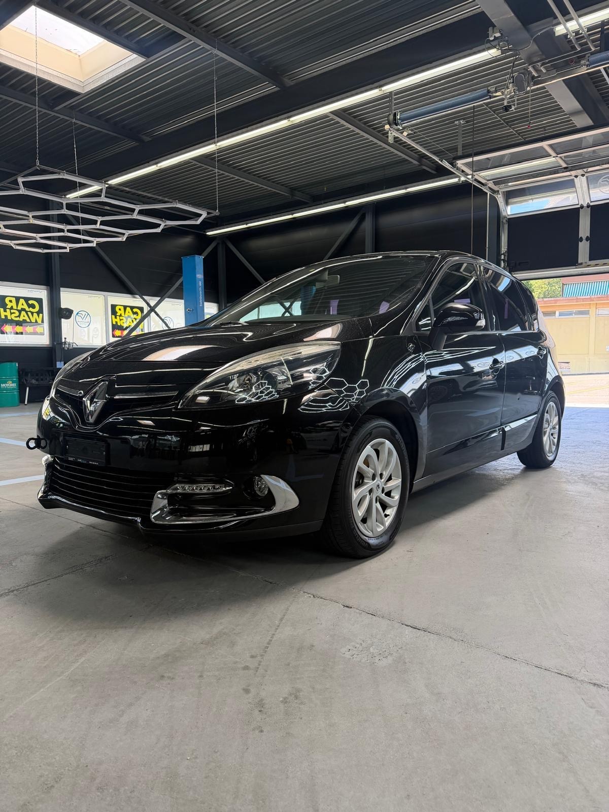 RENAULT Scénic 1.2 16V Turbo Swiss Edition "mit Garantie abschliessbar"-image-8