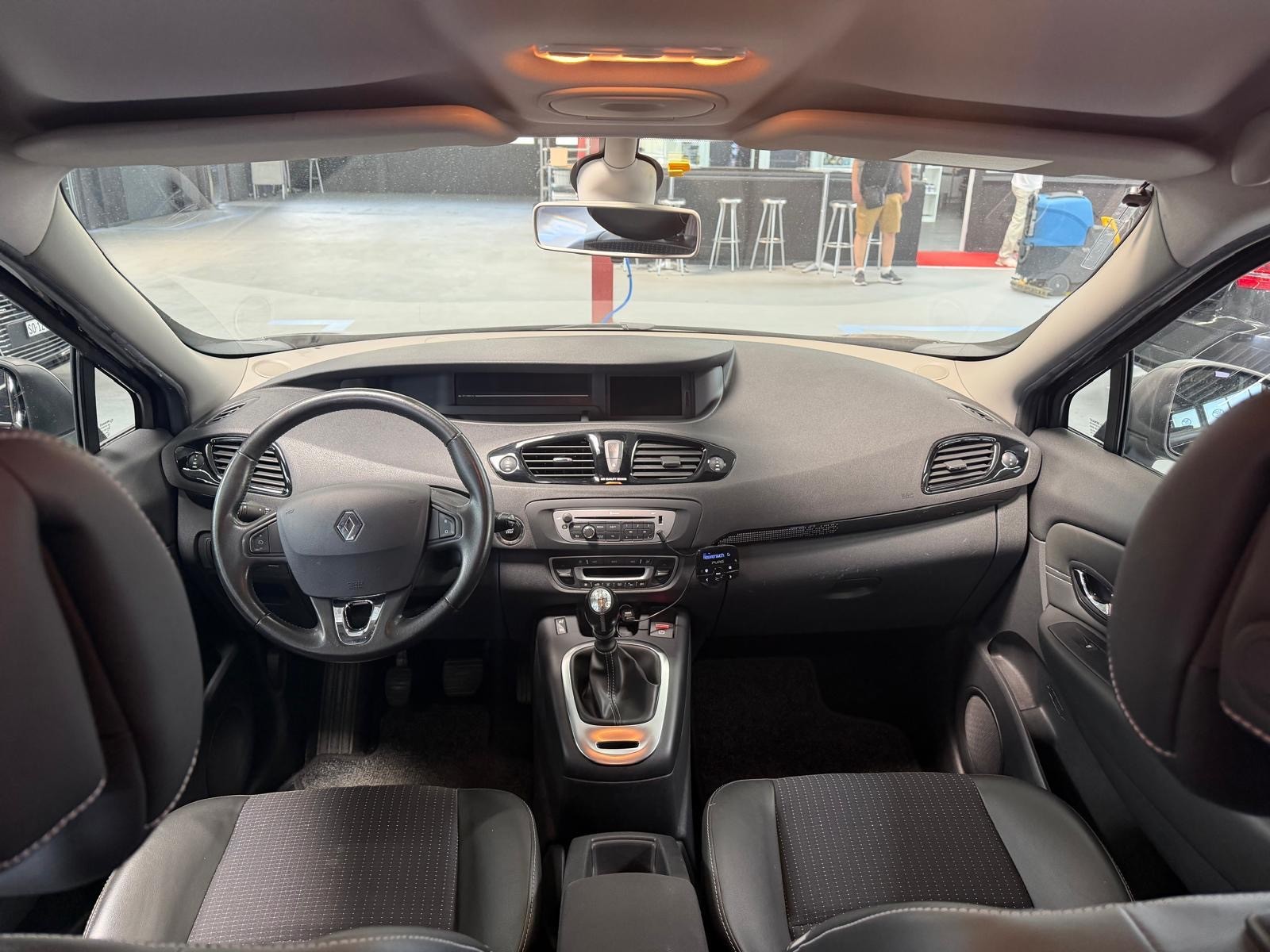 RENAULT Scénic 1.2 16V Turbo Swiss Edition "mit Garantie abschliessbar"-image-5