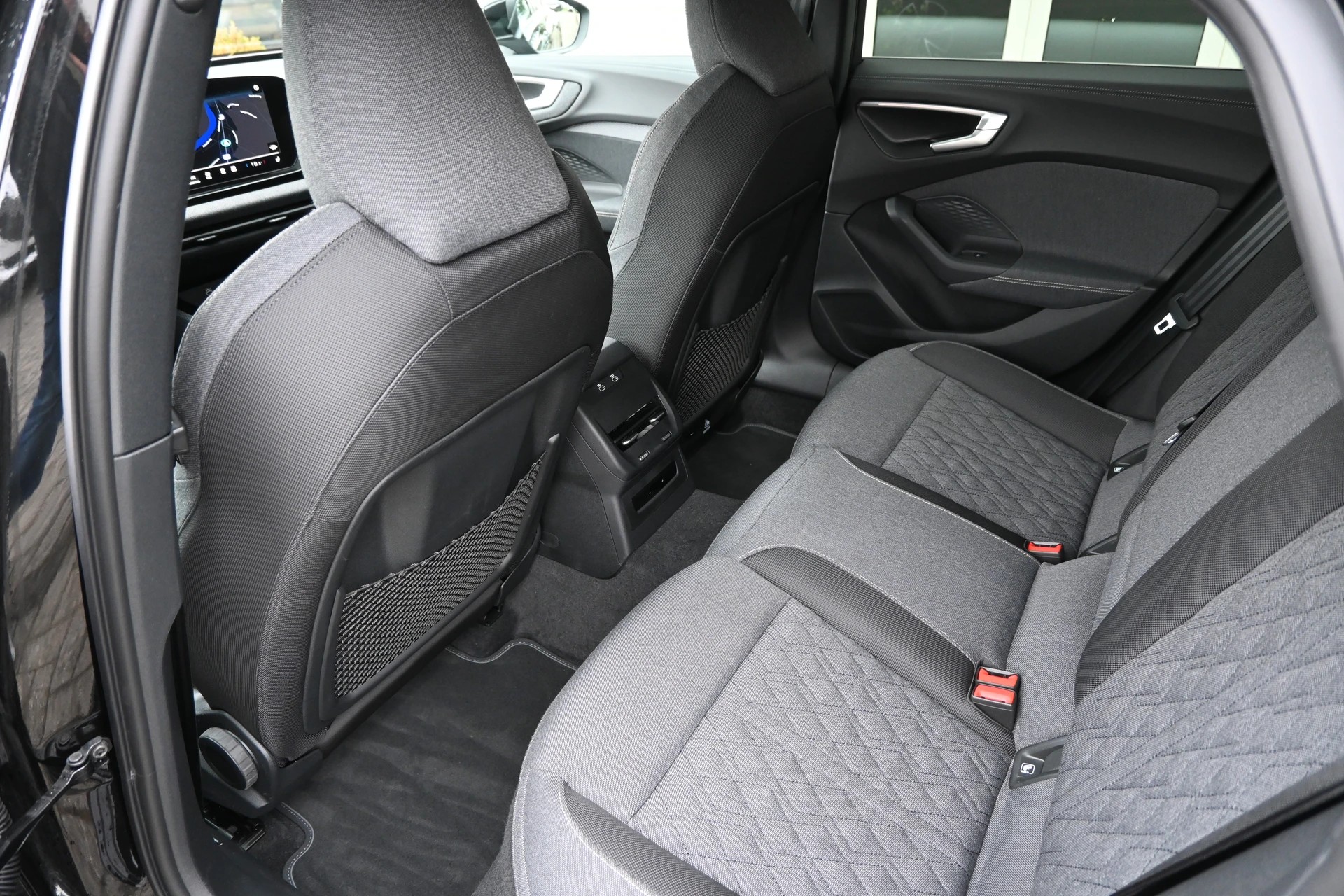 AUDI A5 Avant 40 TFSI S-Line Plus S tronic + 204PS-image-11