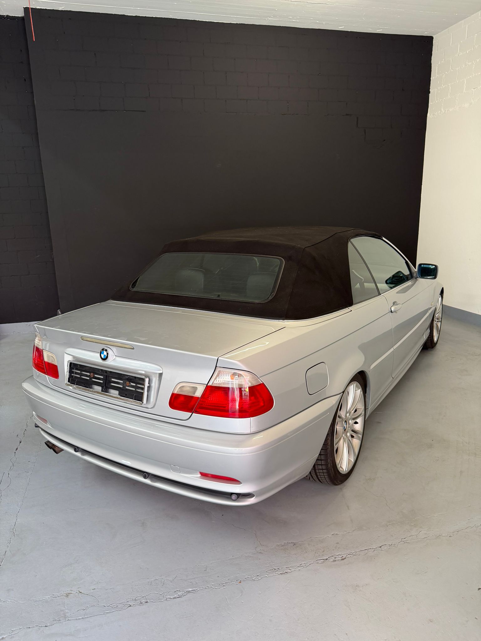 BMW 320Ci Cabriolet-image-12
