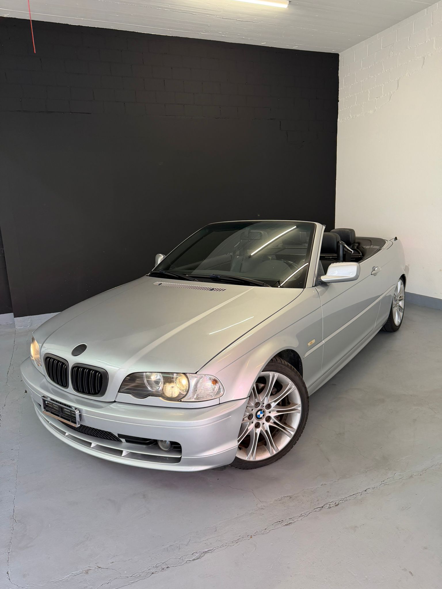 BMW 320Ci Cabriolet-image-4