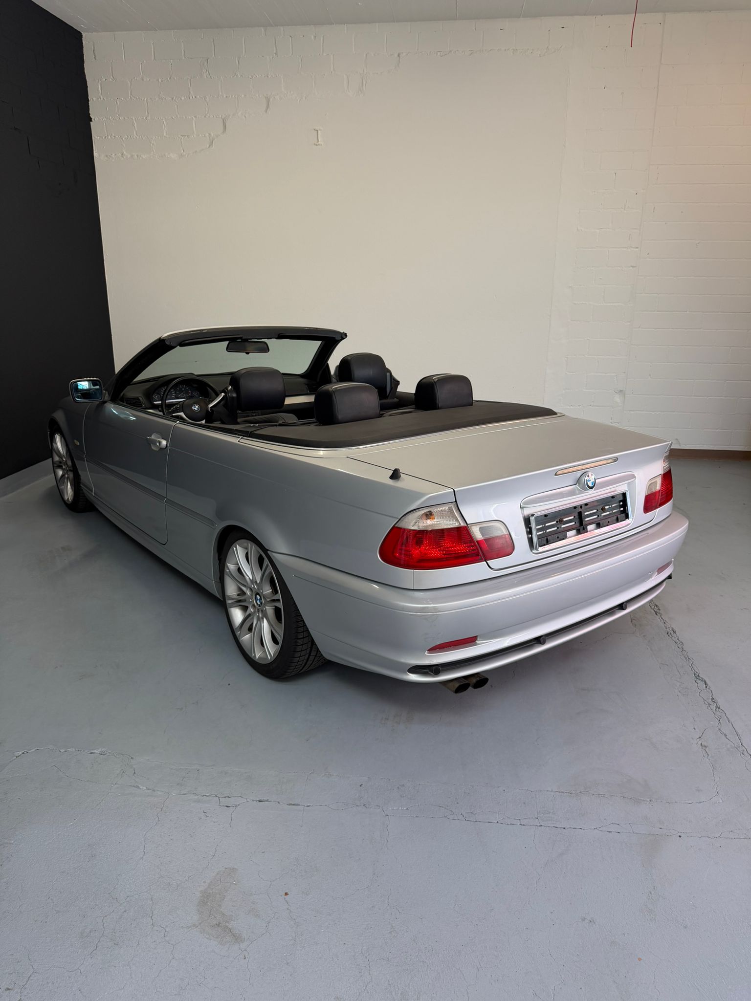 BMW 320Ci Cabriolet-image-6