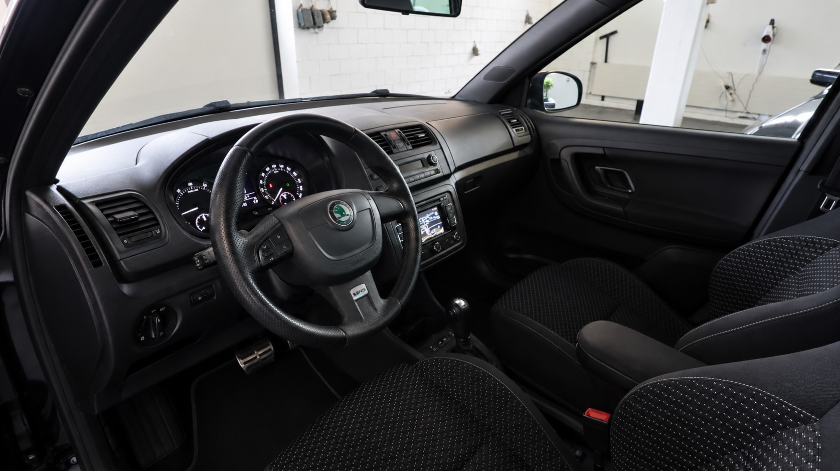 SKODA Fabia 1.4 TSI RS DSG-showroom-element-3