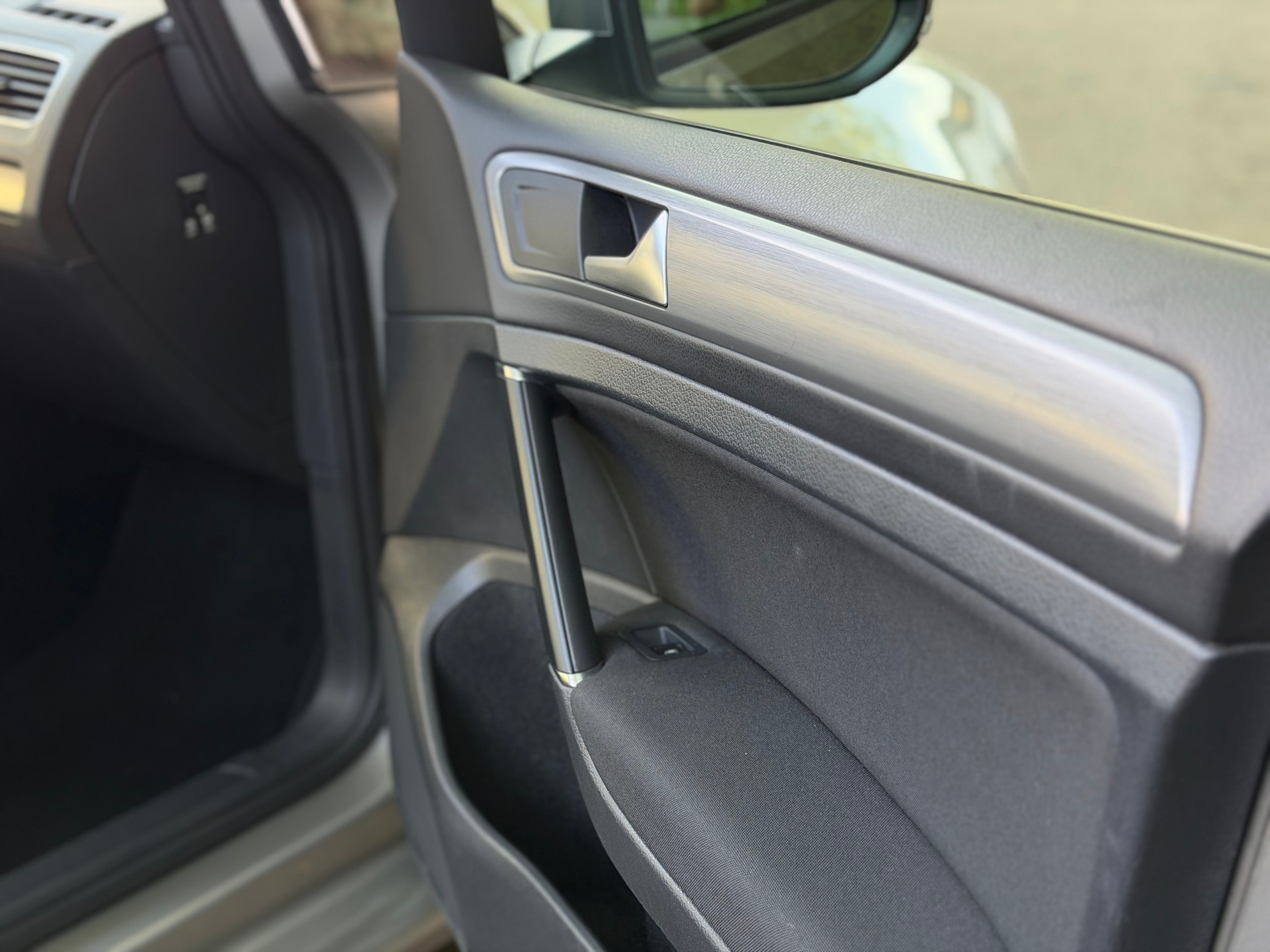 VW Golf Variant 1.6 TDI Comfortline 4Motion-image-15