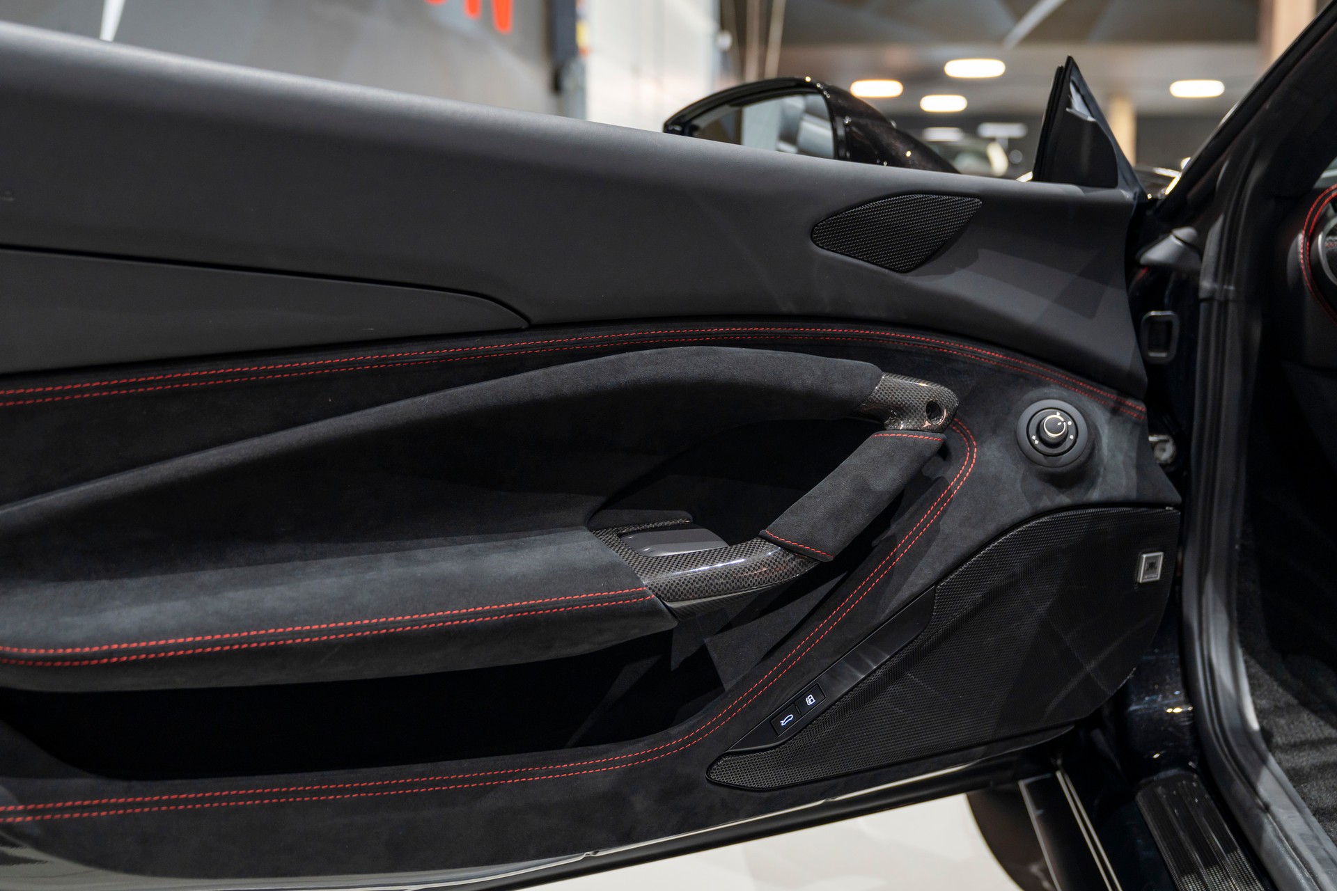 FERRARI F8 Spider-image-11
