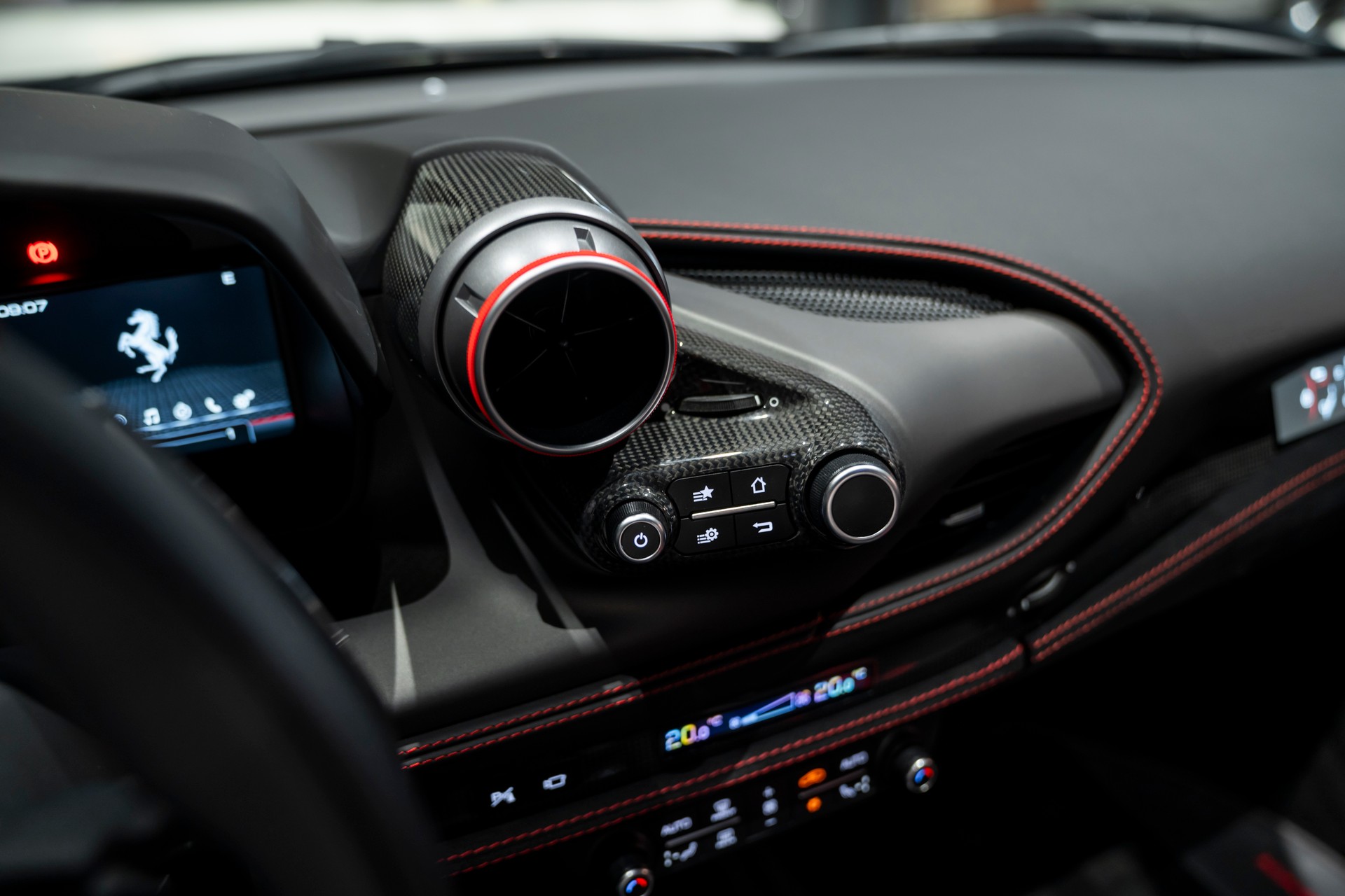 FERRARI F8 Spider-image-15