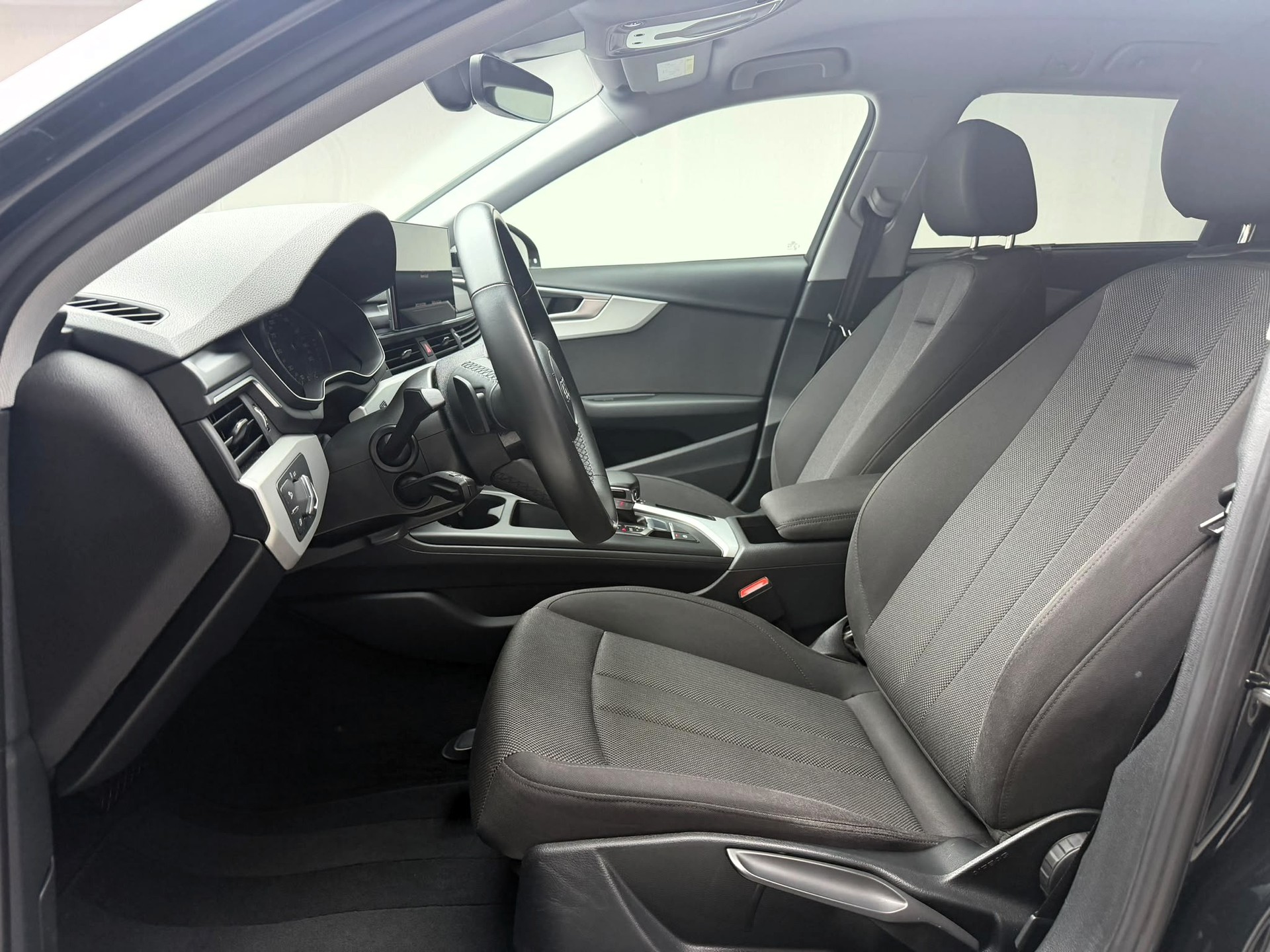 AUDI A4 Avant 35 TFSI S-tronic-image-11