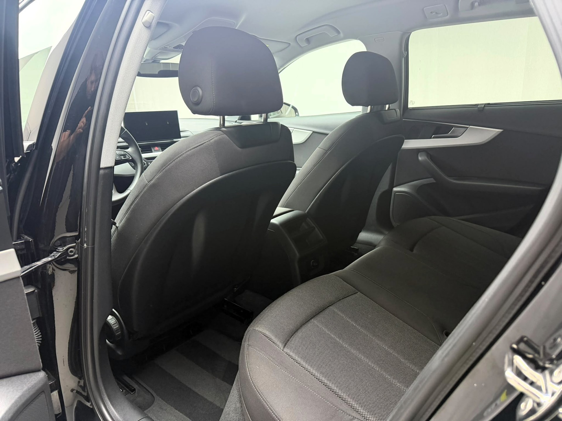 AUDI A4 Avant 35 TFSI S-tronic-image-10