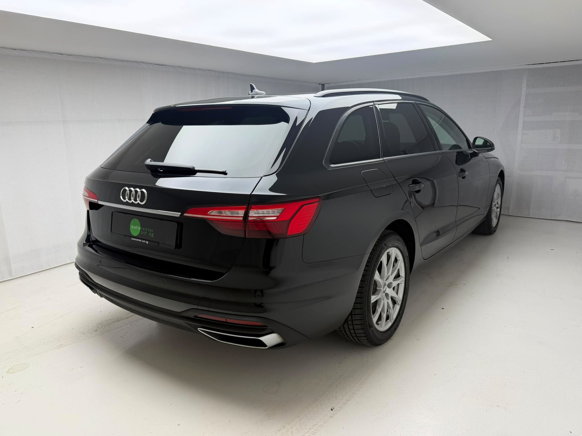 AUDI A4 Avant 35 TFSI S-tronic-image-4