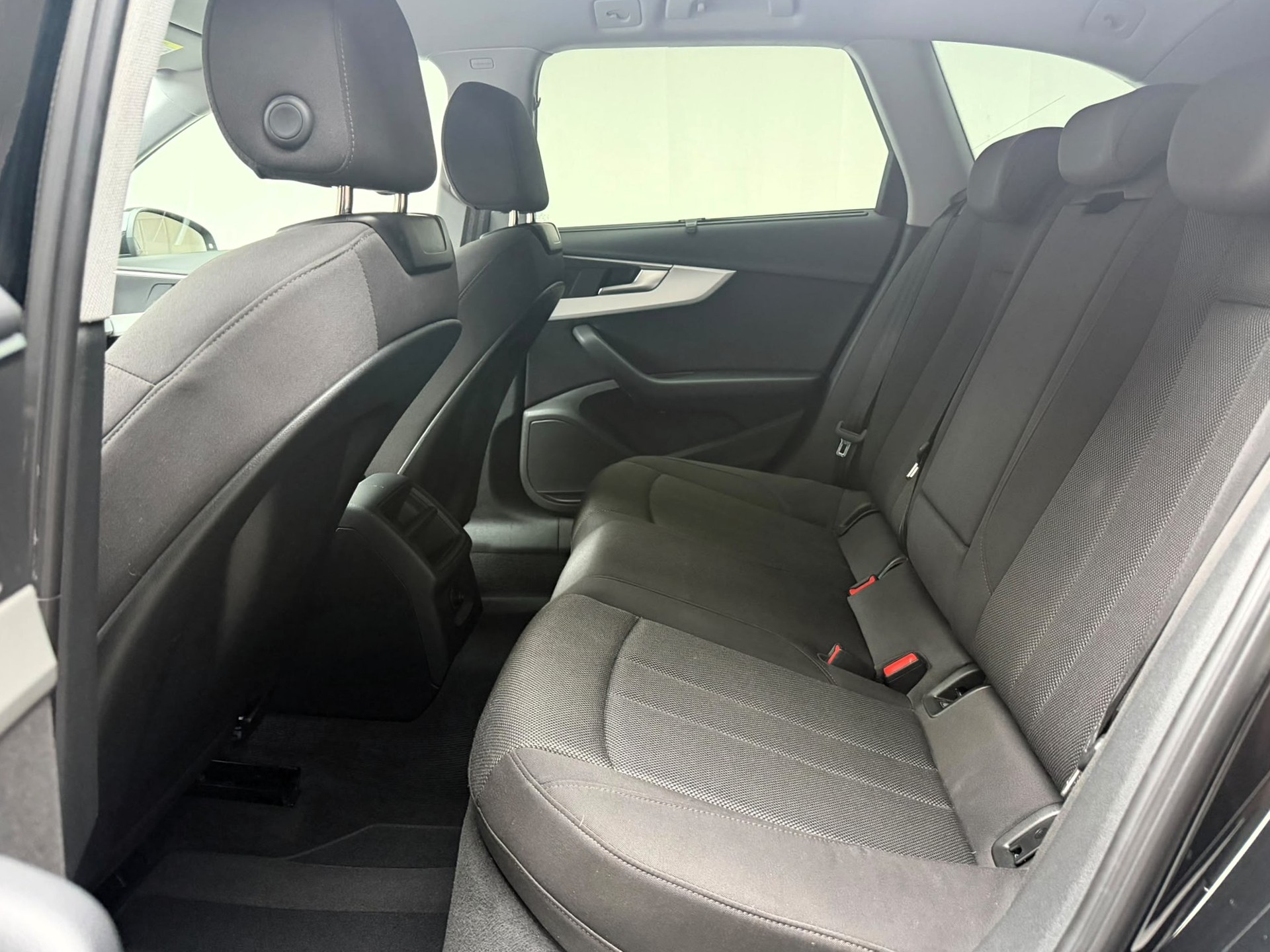 AUDI A4 Avant 35 TFSI S-tronic-image-12