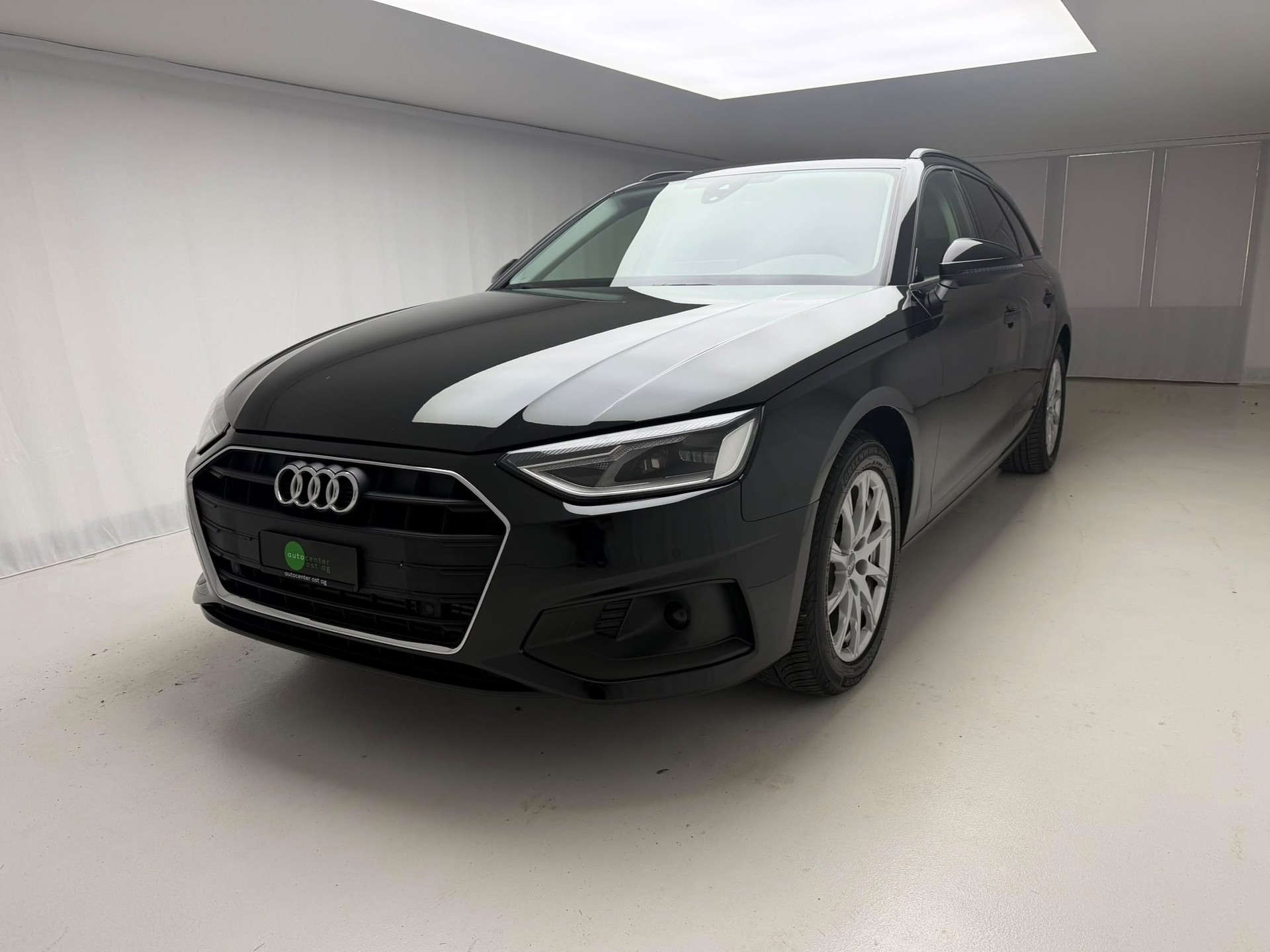AUDI A4 Avant 35 TFSI S-tronic-showroom-element-1