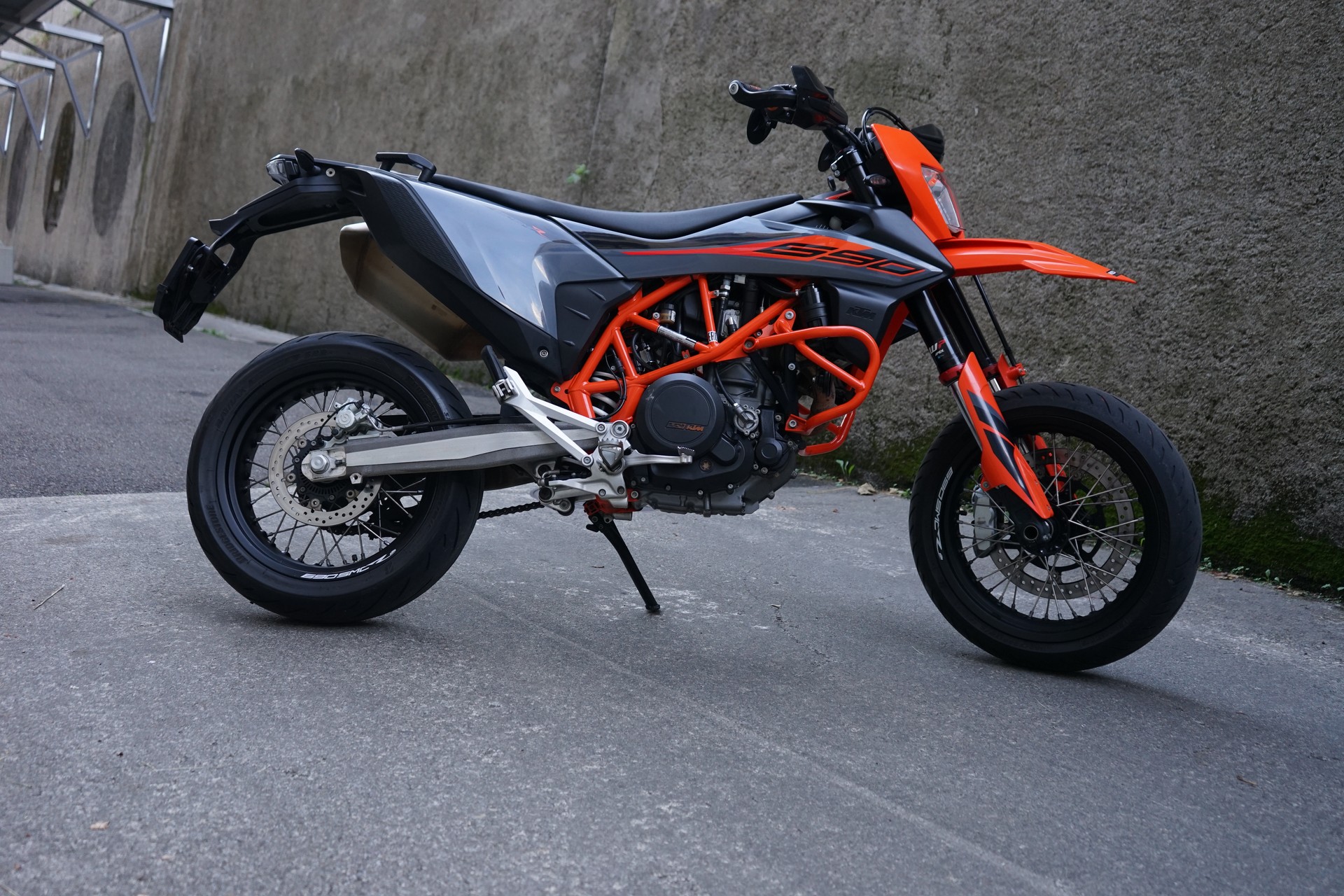 KTM 690 SMC R ABS (35 kW)-image-0