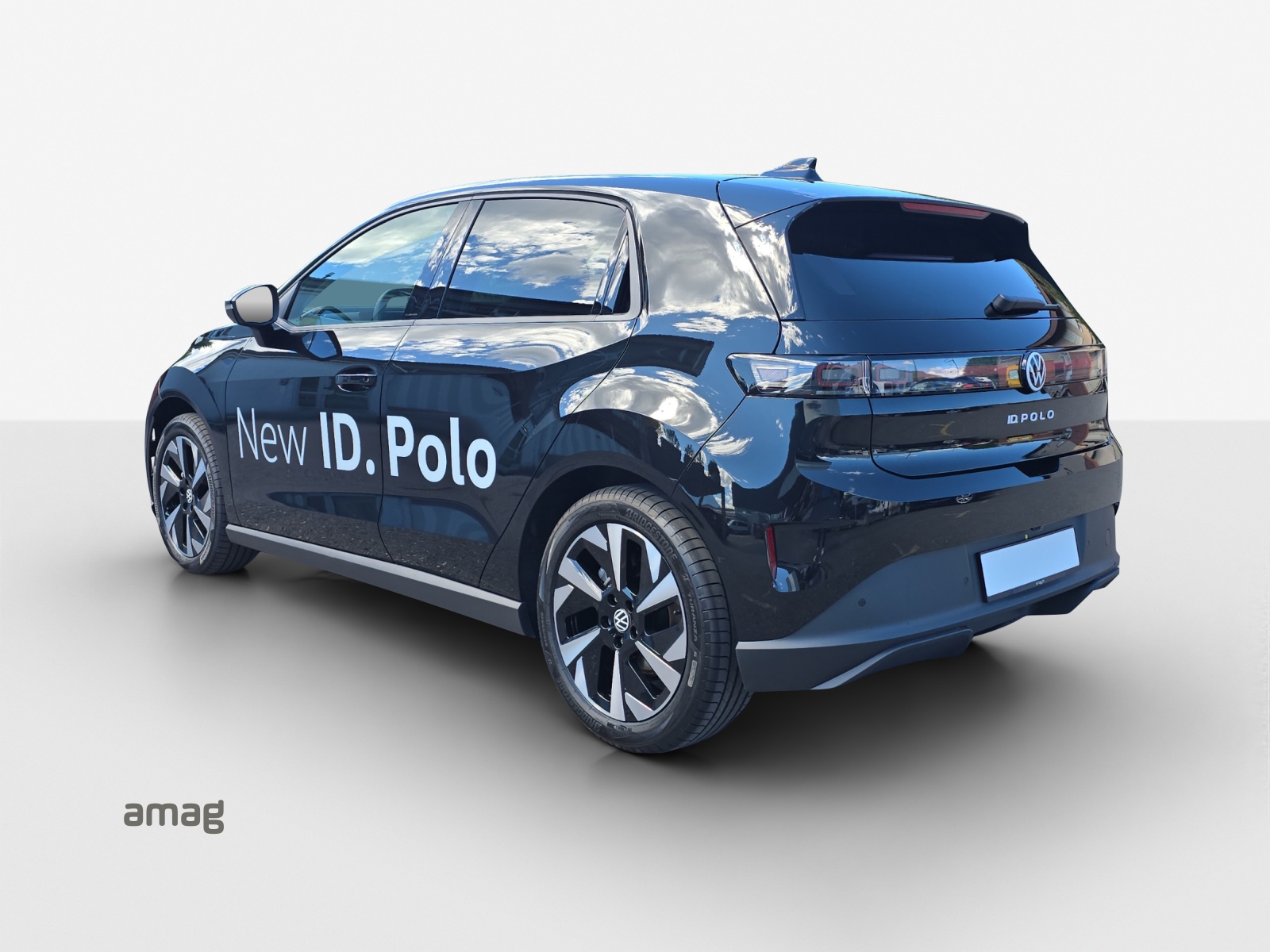 VW ID.Polo 52 kWh Life Edition One-showroom-element-2