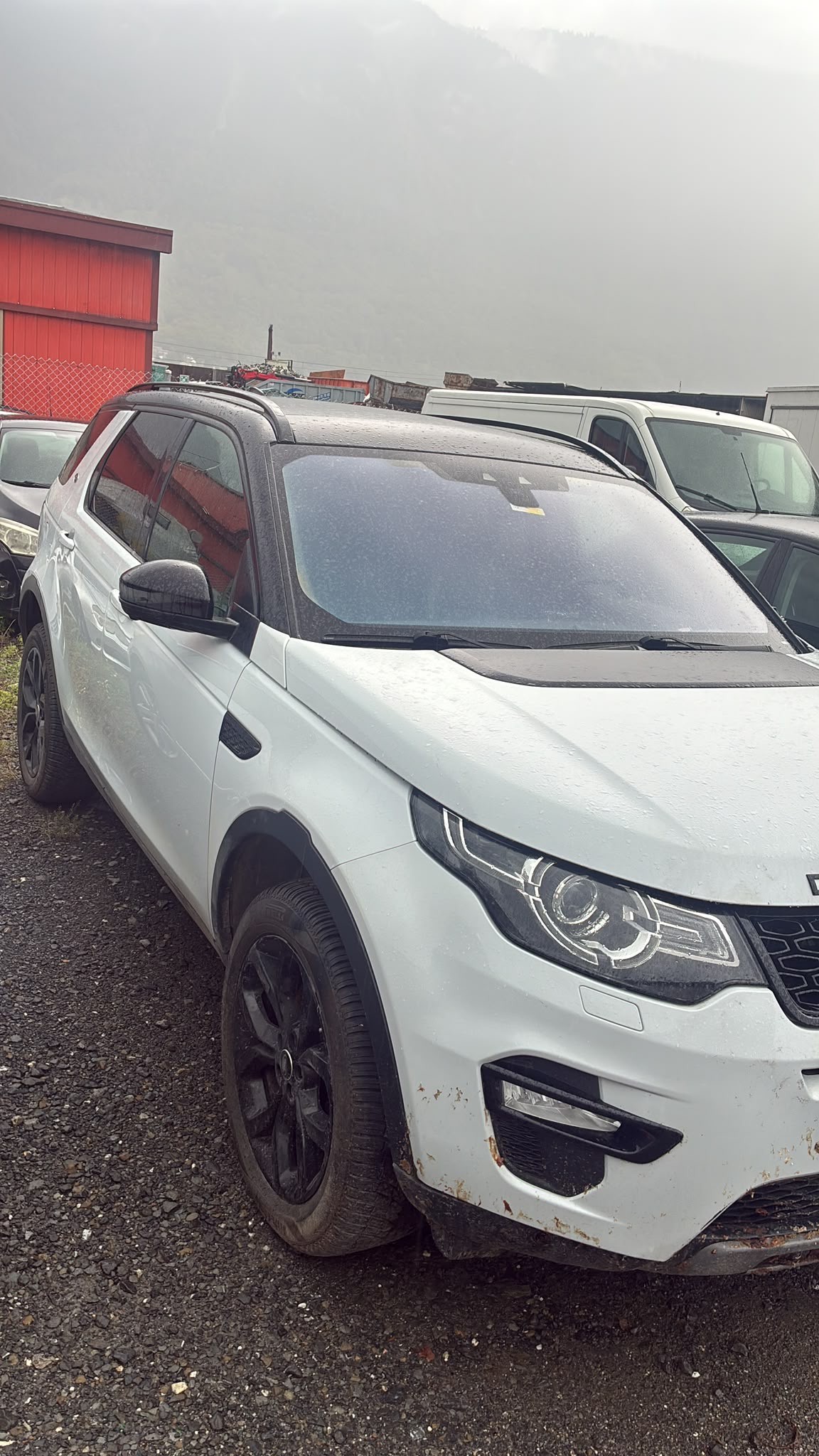 LAND ROVER Discovery Sport 2.0 TD4 HSE AT9-showroom-element-1
