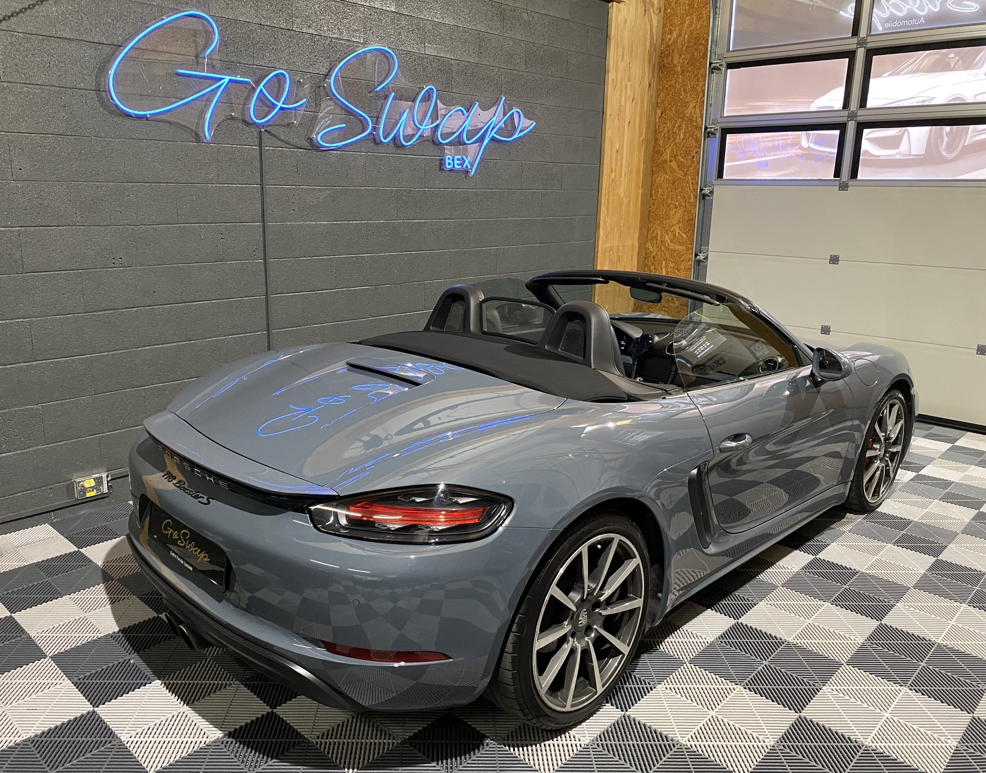 PORSCHE 718 Boxster S 2.5 PDK-showroom-element-3
