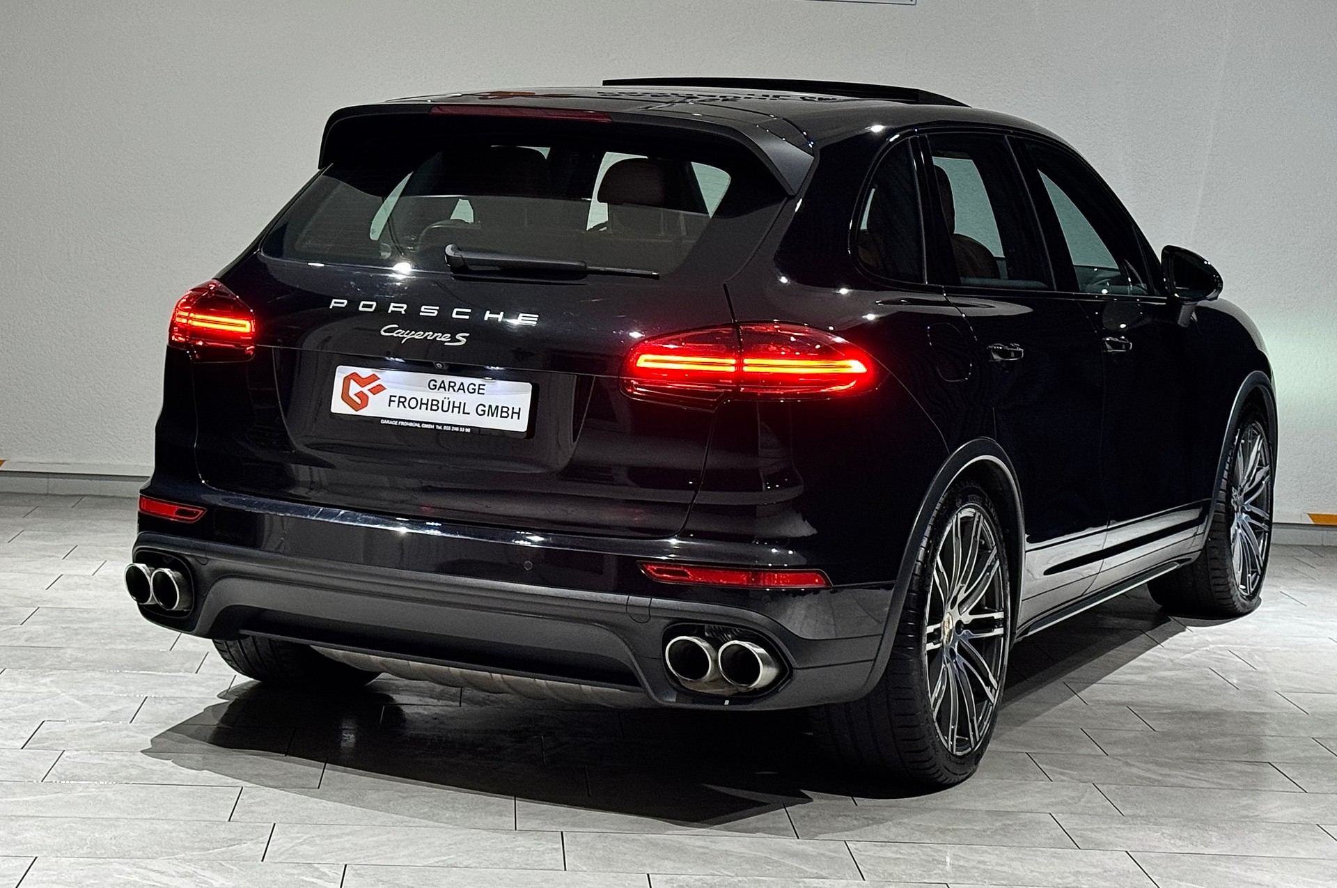 PORSCHE Cayenne S | 1.Hand | Approved Garantie |-showroom-element-3