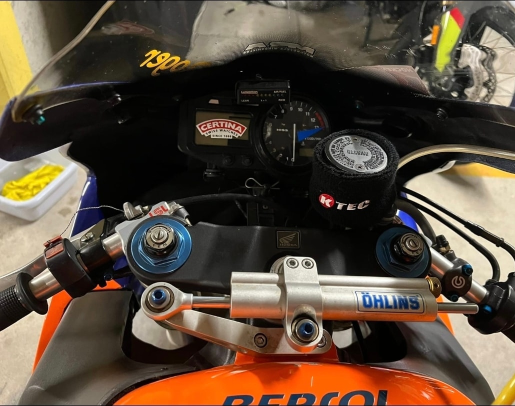 HONDA CBR 900 RR Y Fireblade FI-image-1