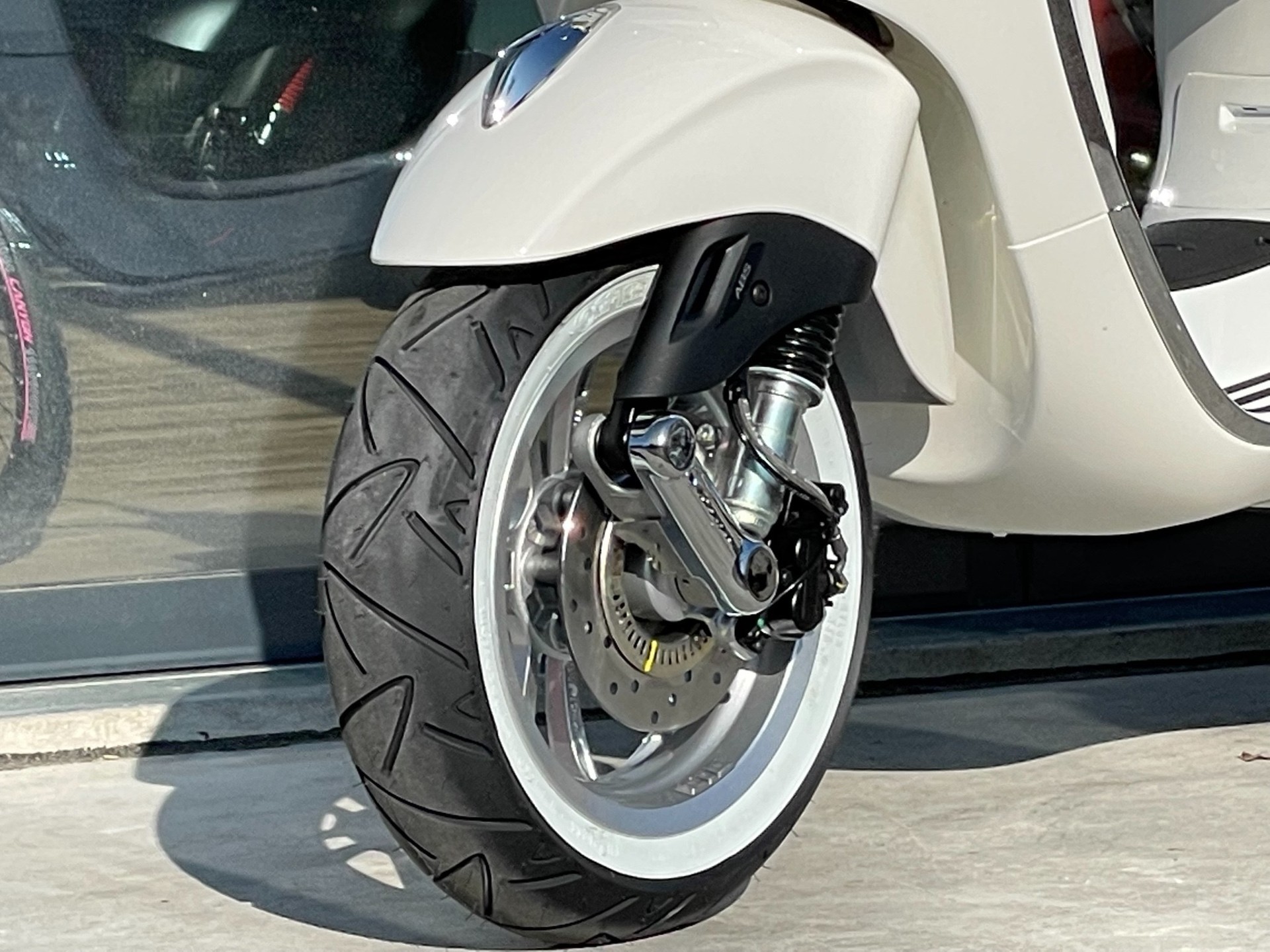 PIAGGIO Vespa 125 Primavera ABS-image-9