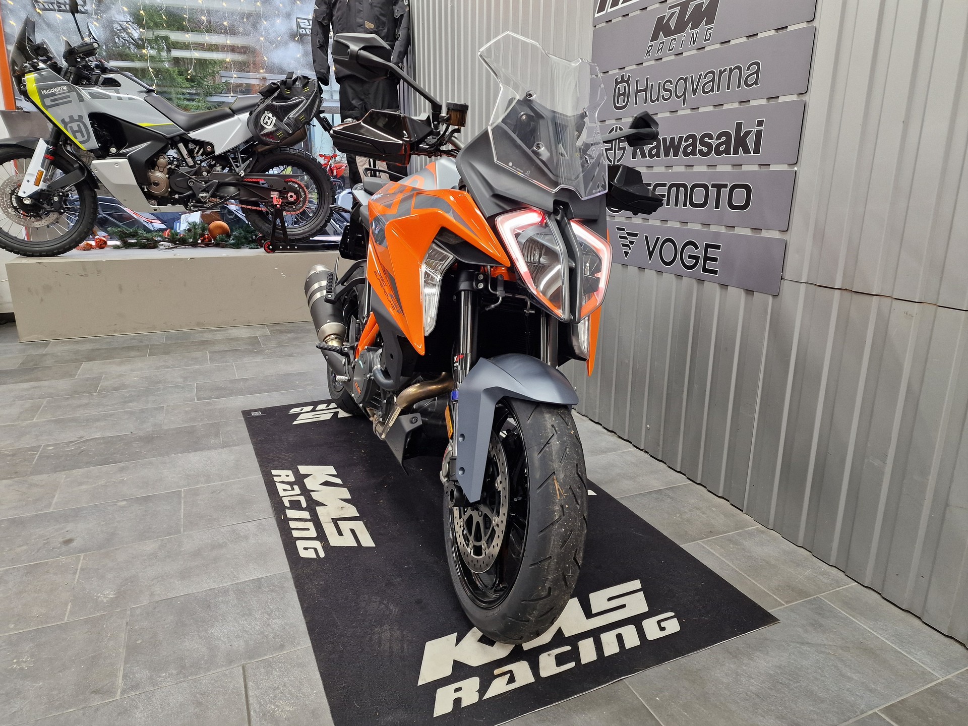 KTM 1290 Super Duke GT-image-4