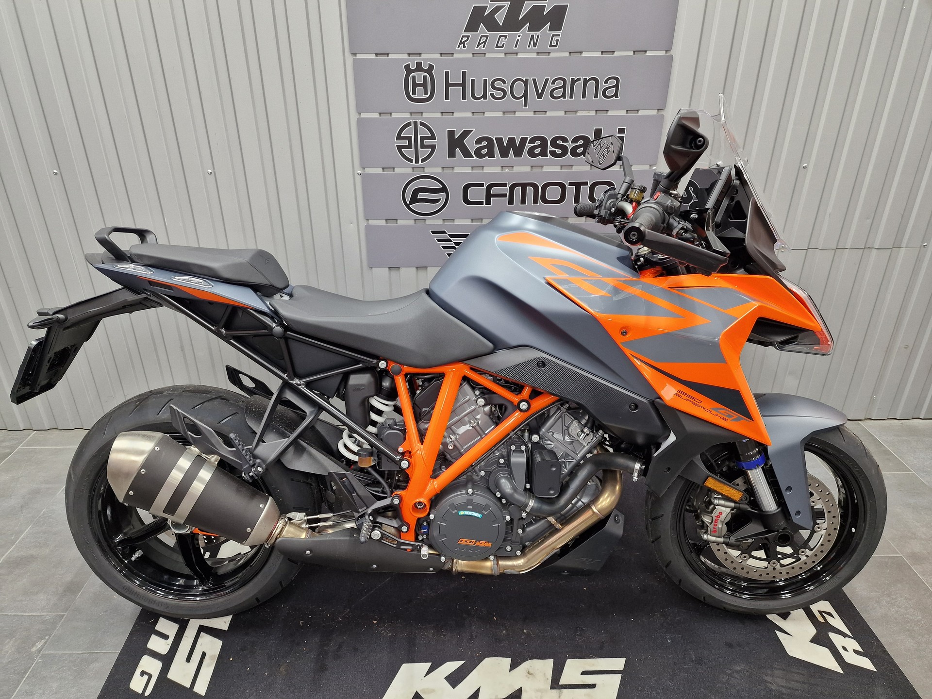 KTM 1290 Super Duke GT-image-1