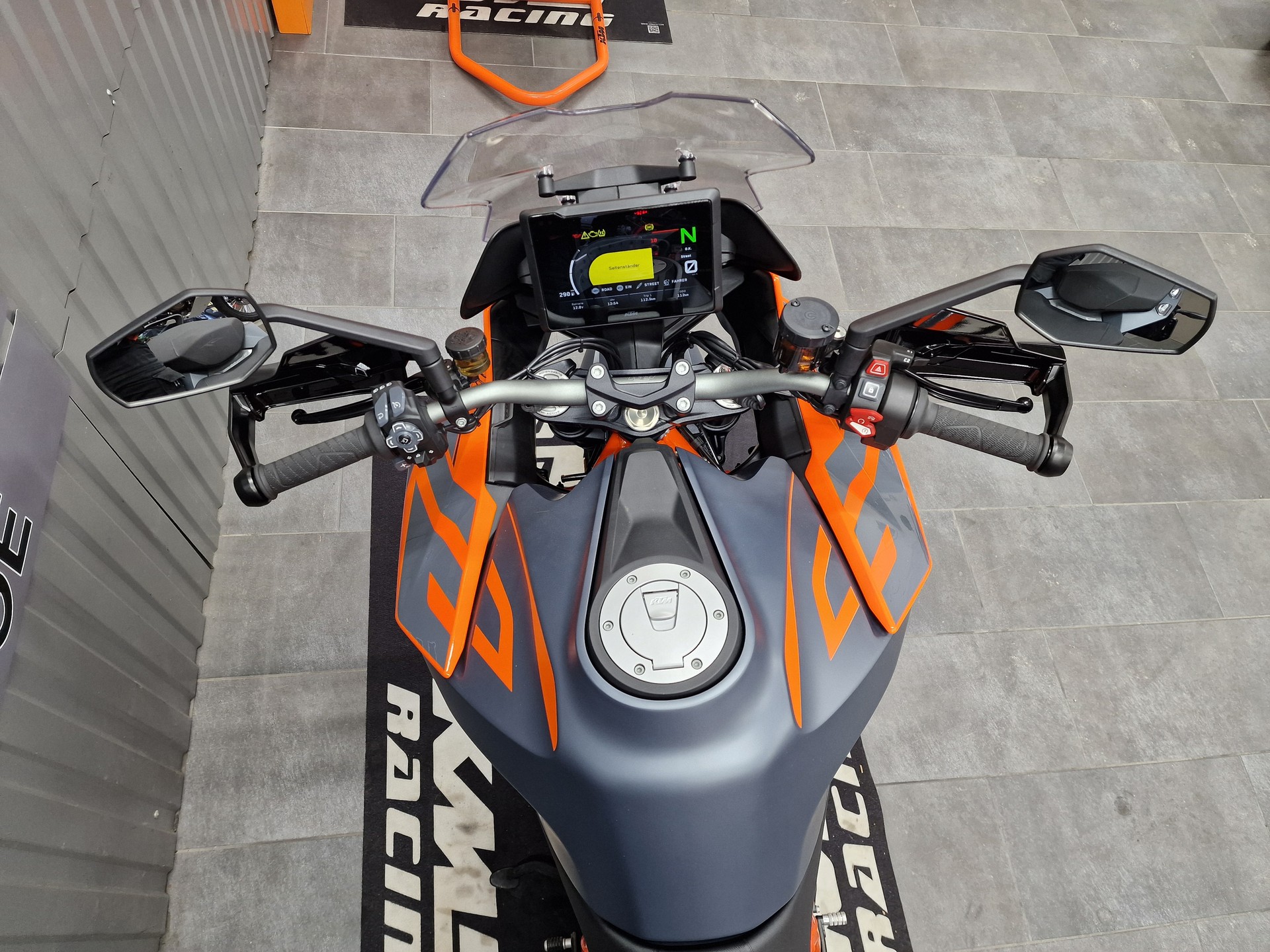 KTM 1290 Super Duke GT-image-9