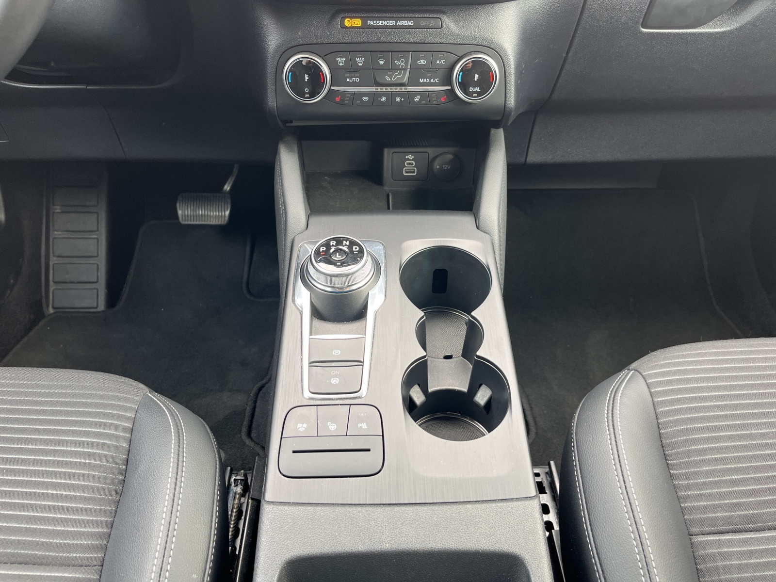 FORD Kuga 2.5 FHEV Titanium X FWD-image-14