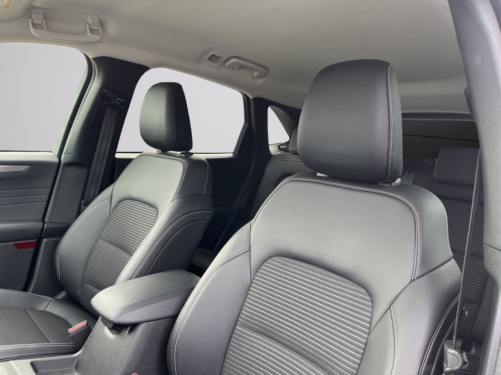 FORD Kuga 2.5 FHEV Titanium X FWD-image-7