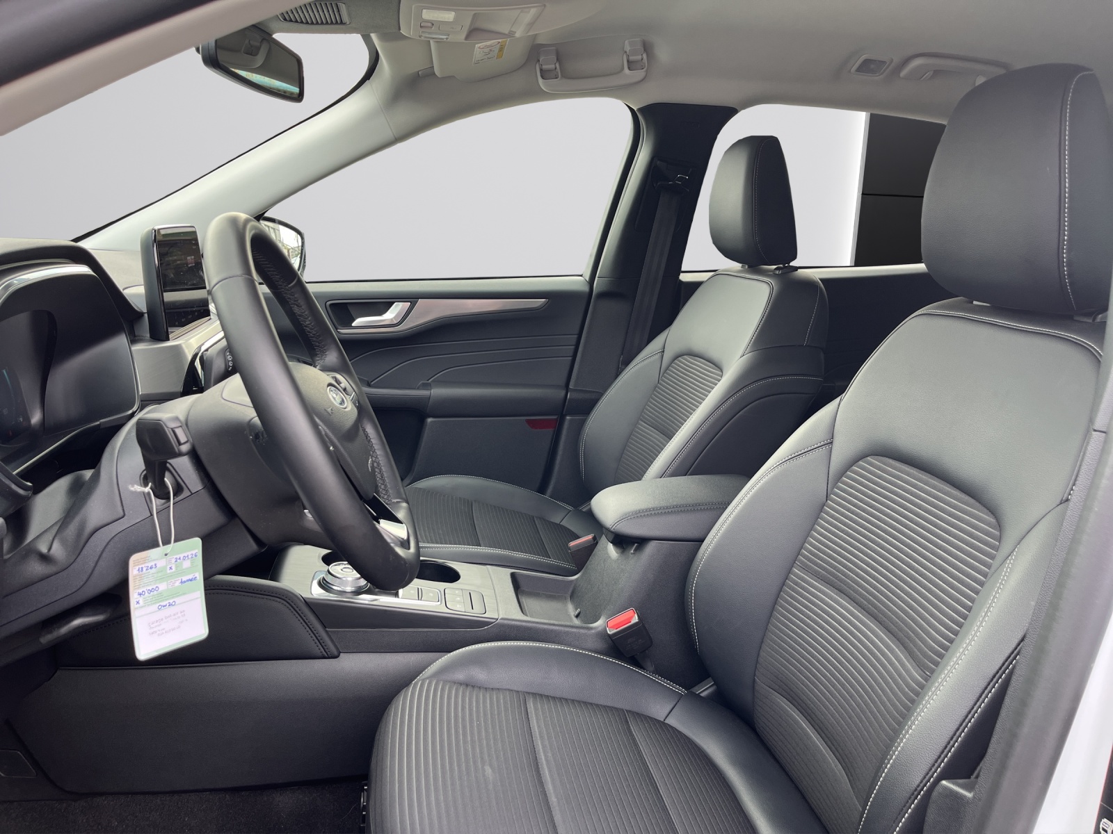 FORD Kuga 2.5 FHEV Titanium X FWD-image-4