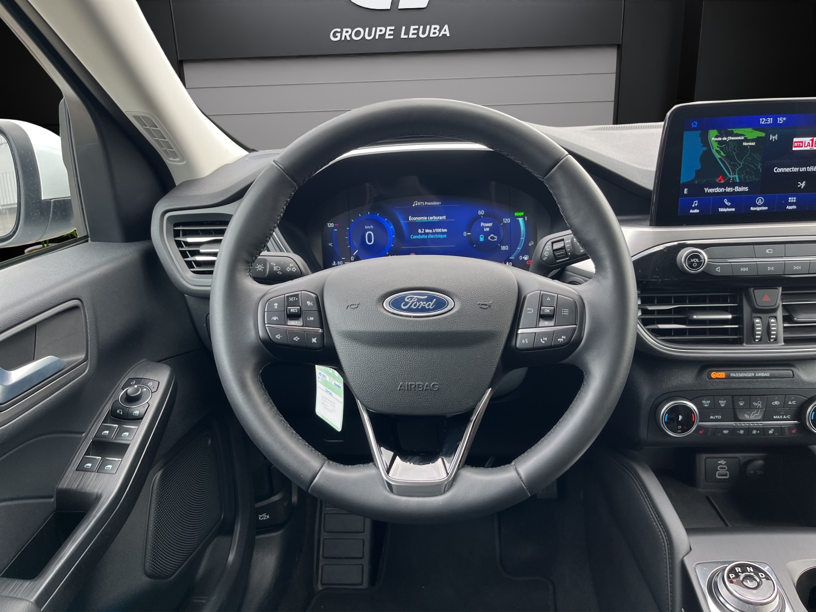 FORD Kuga 2.5 FHEV Titanium X FWD-image-13