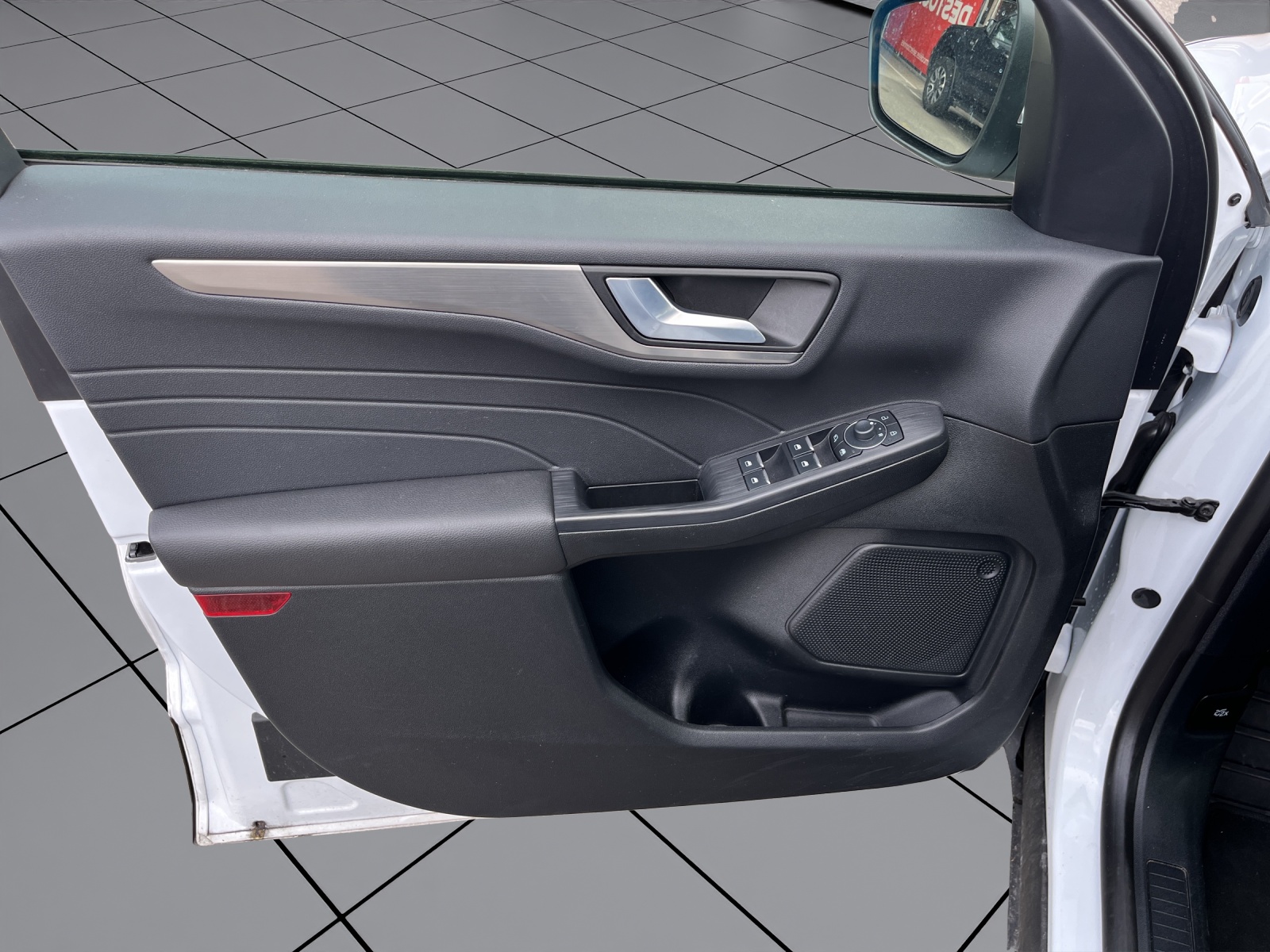 FORD Kuga 2.5 FHEV Titanium X FWD-image-5