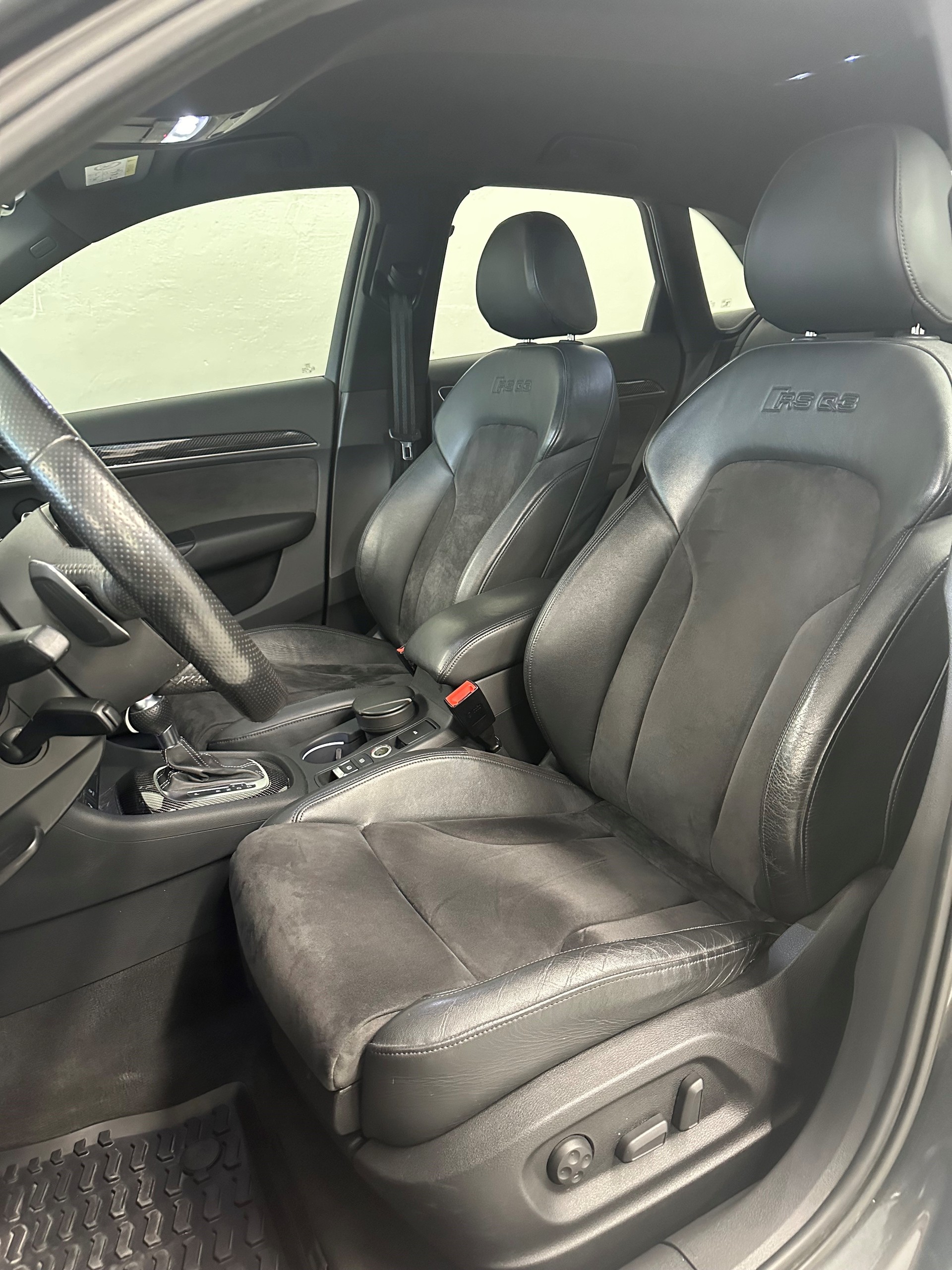 AUDI RS Q3 2.5 TFSI quattro S-tronic-image-5