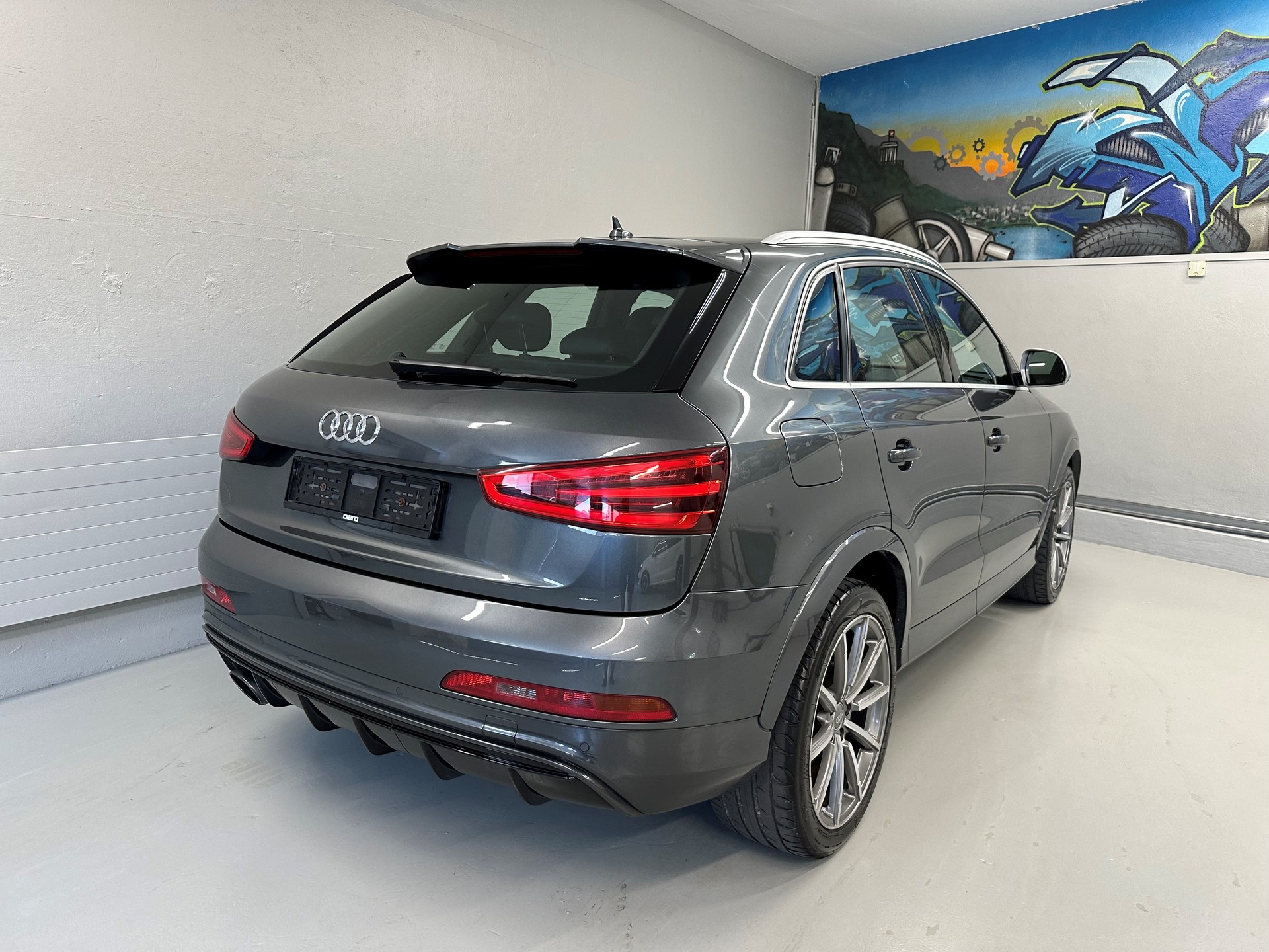 AUDI RS Q3 2.5 TFSI quattro S-tronic-image-2
