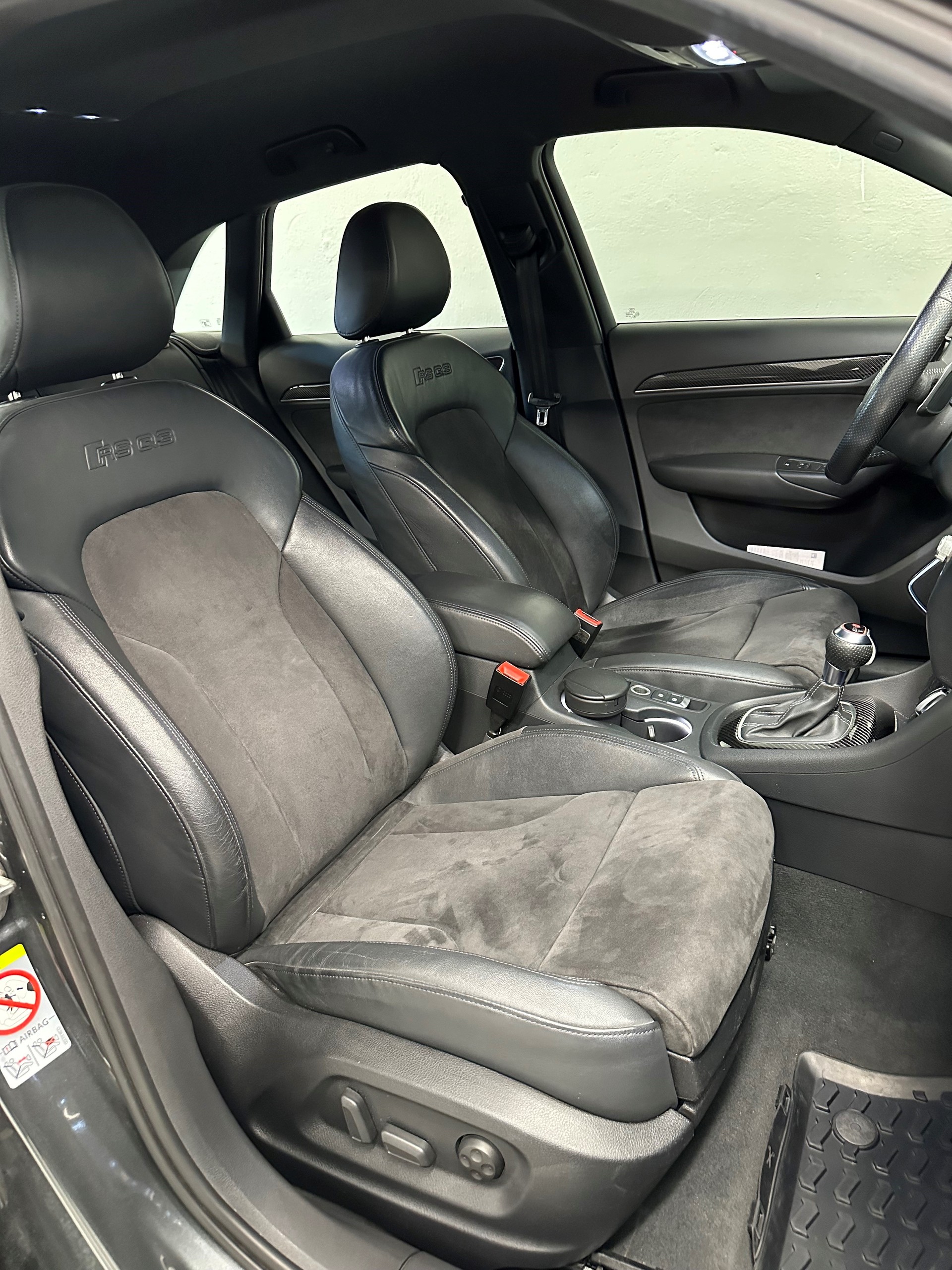 AUDI RS Q3 2.5 TFSI quattro S-tronic-image-8
