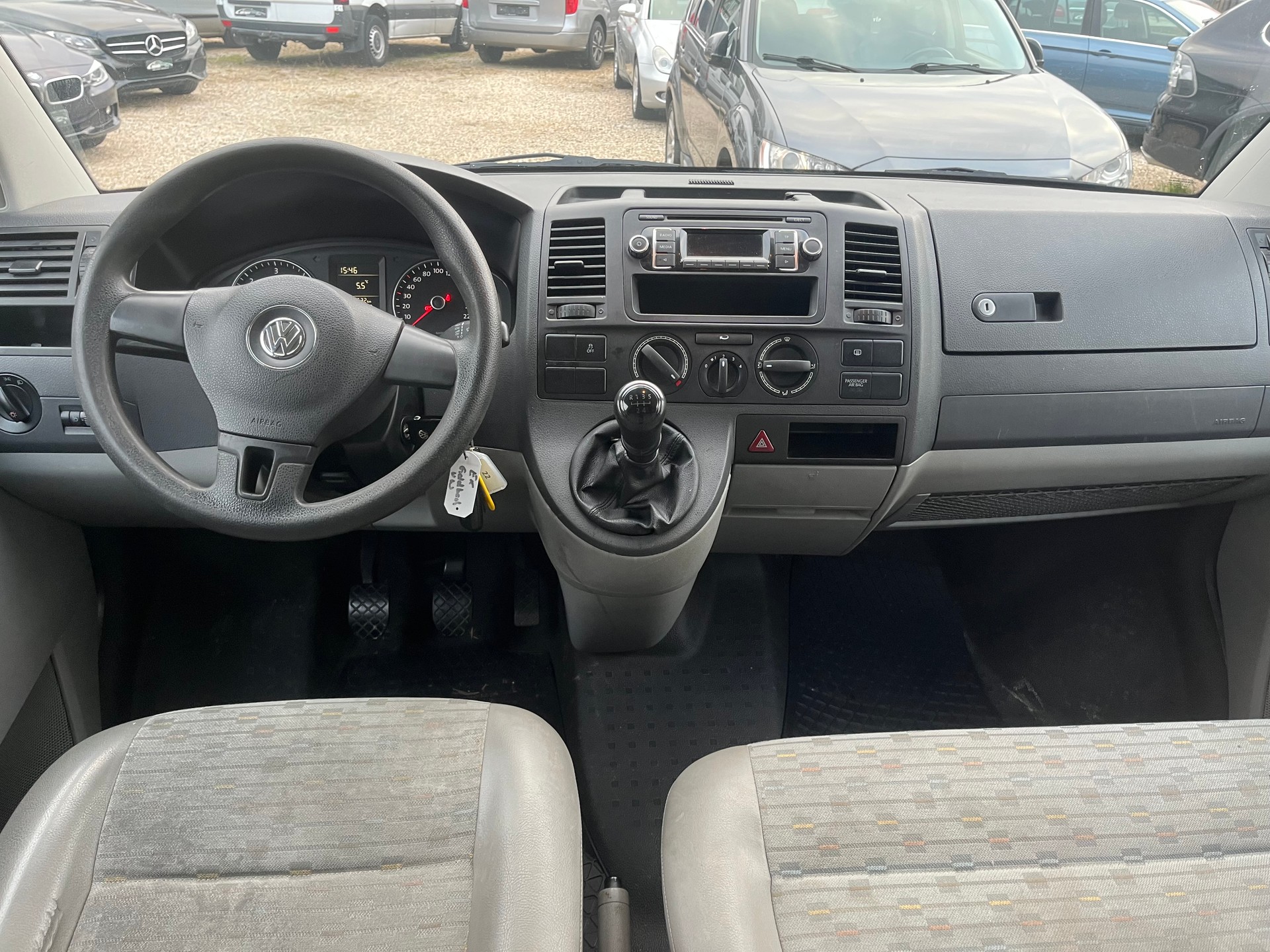 VW T5 2.0 TDI-image-9