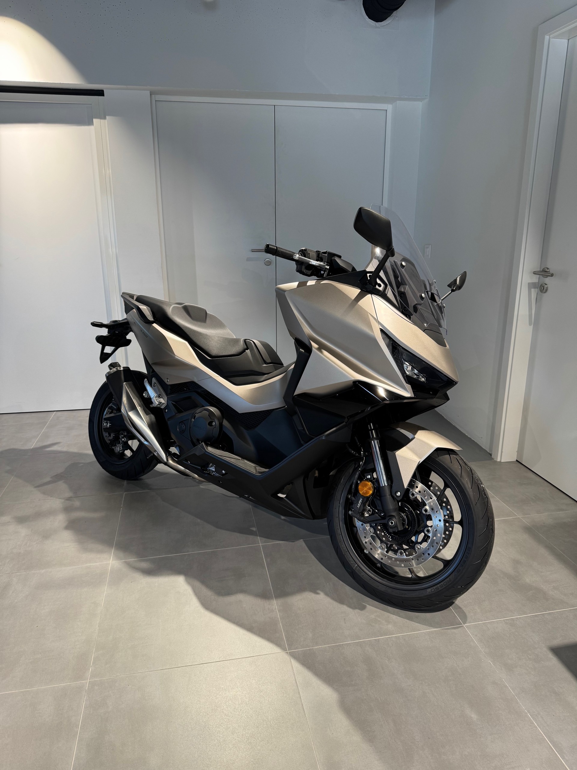HONDA FORZA 750-image-0