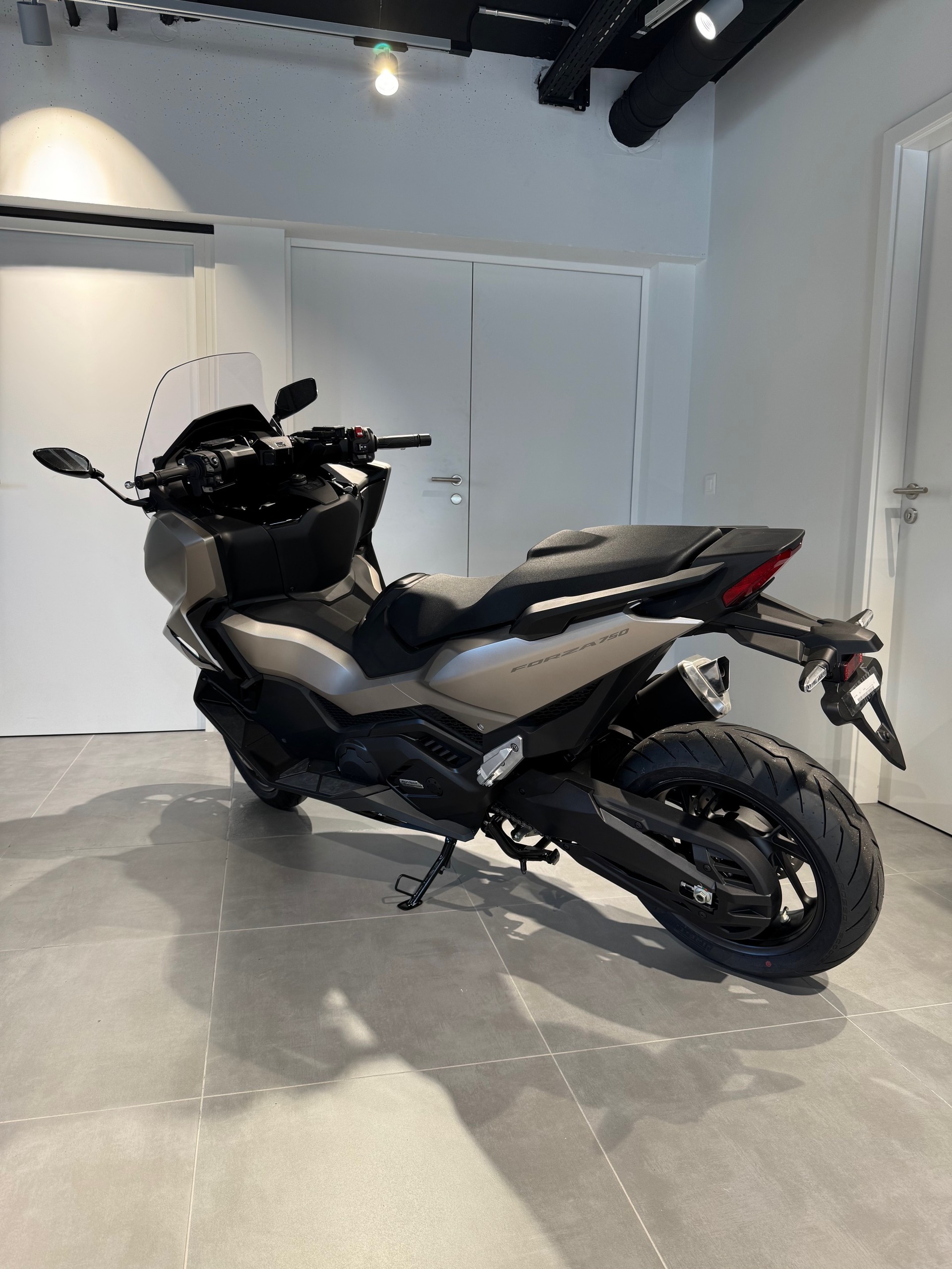 HONDA FORZA 750-image-3