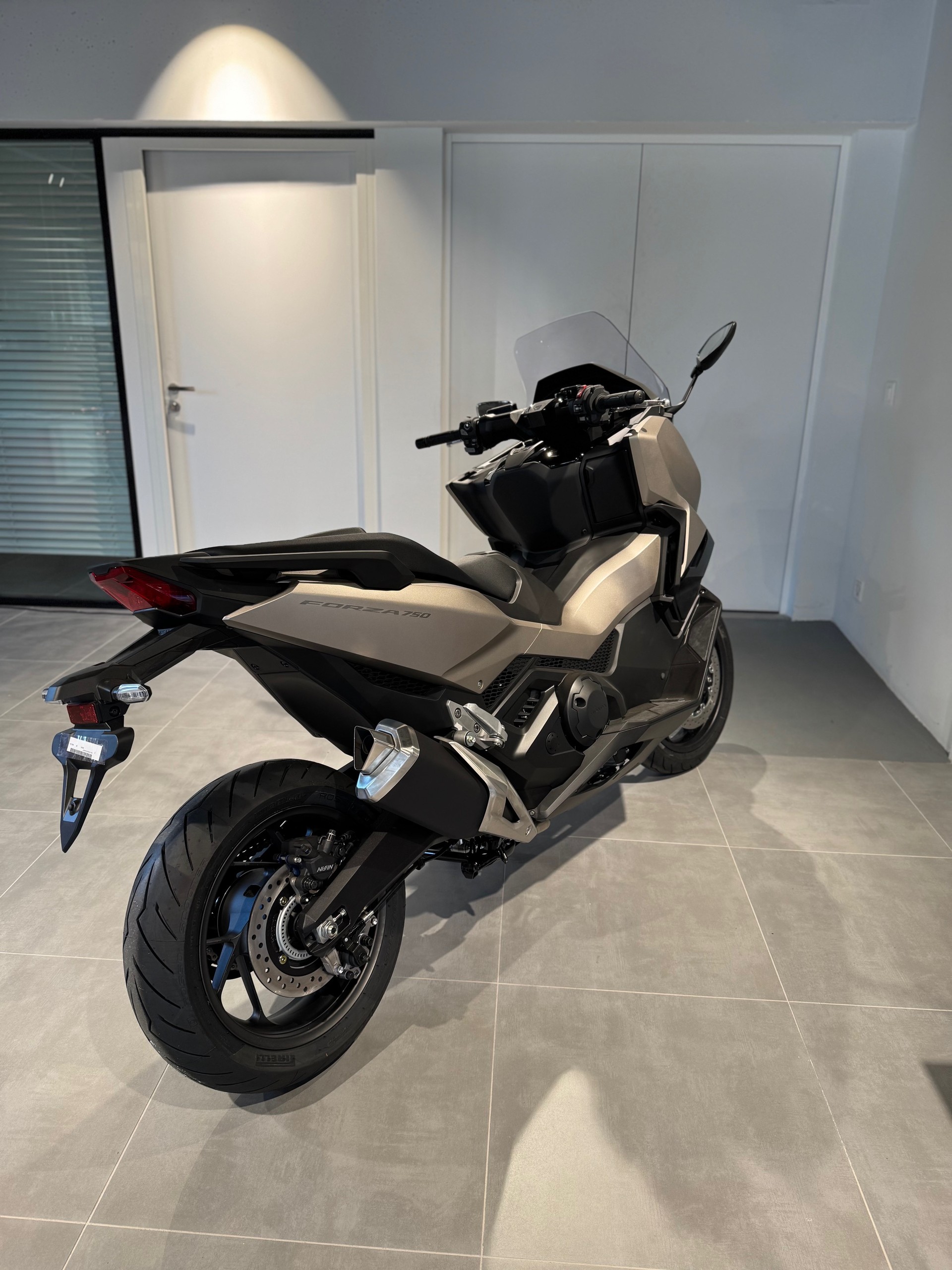 HONDA FORZA 750-image-2