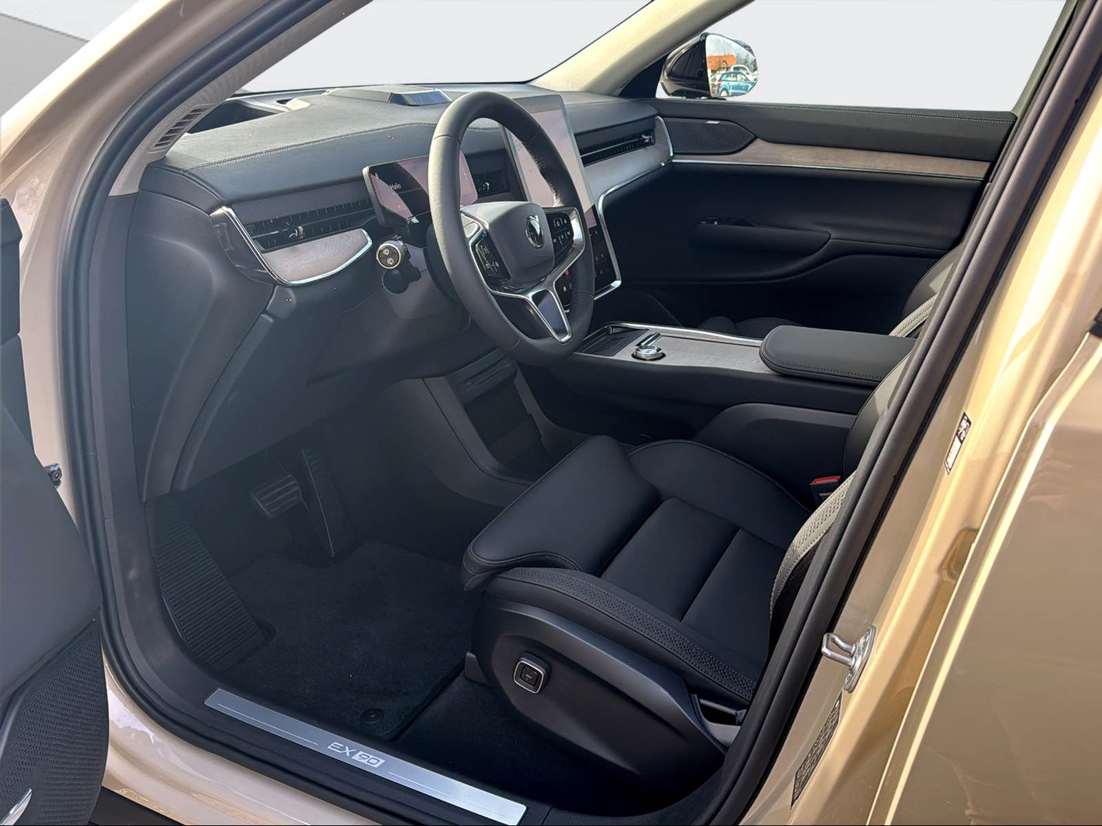 VOLVO EX 90 Twin Ultra AWD-image-9