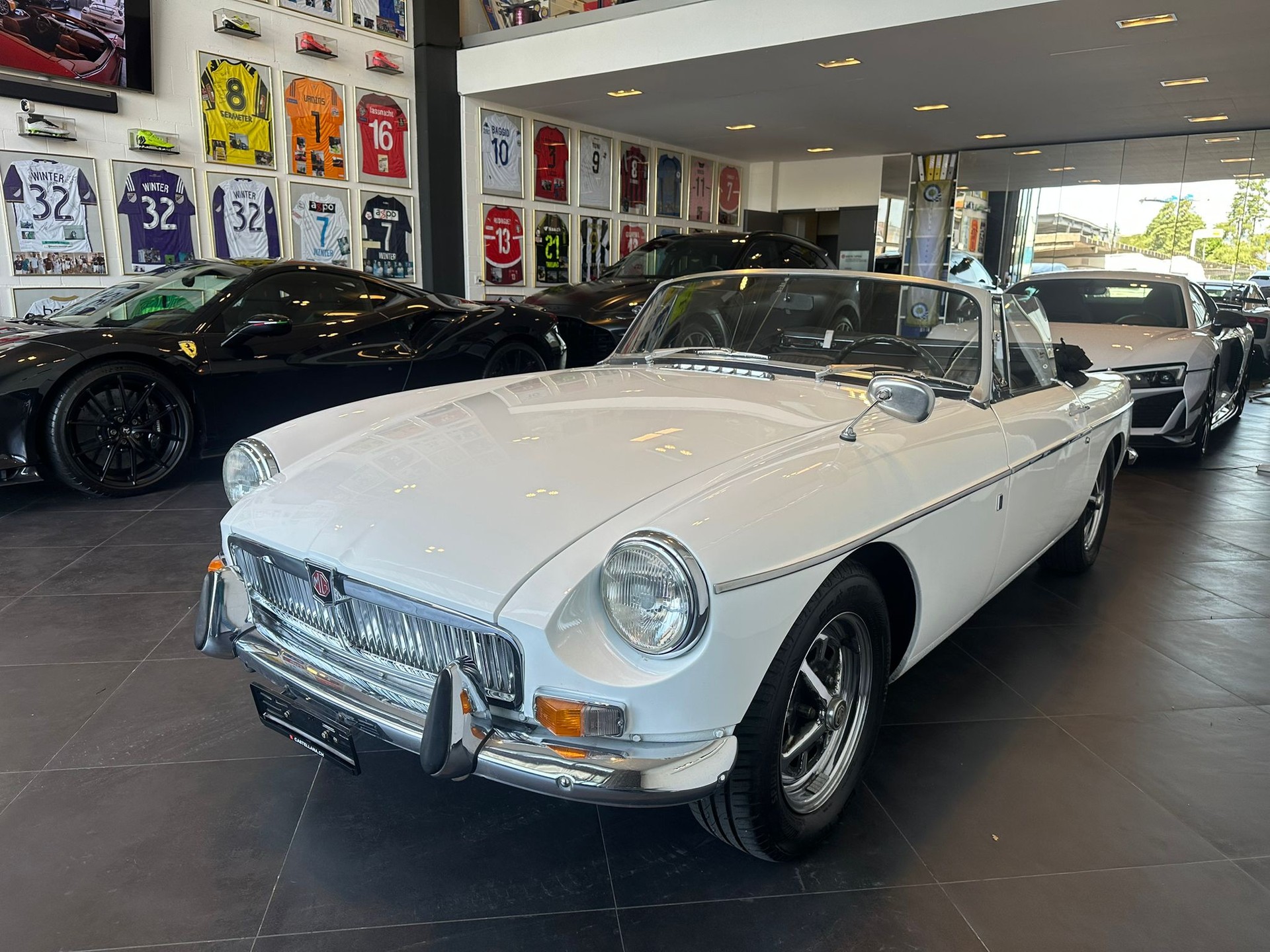 MG MGB-showroom-element-2