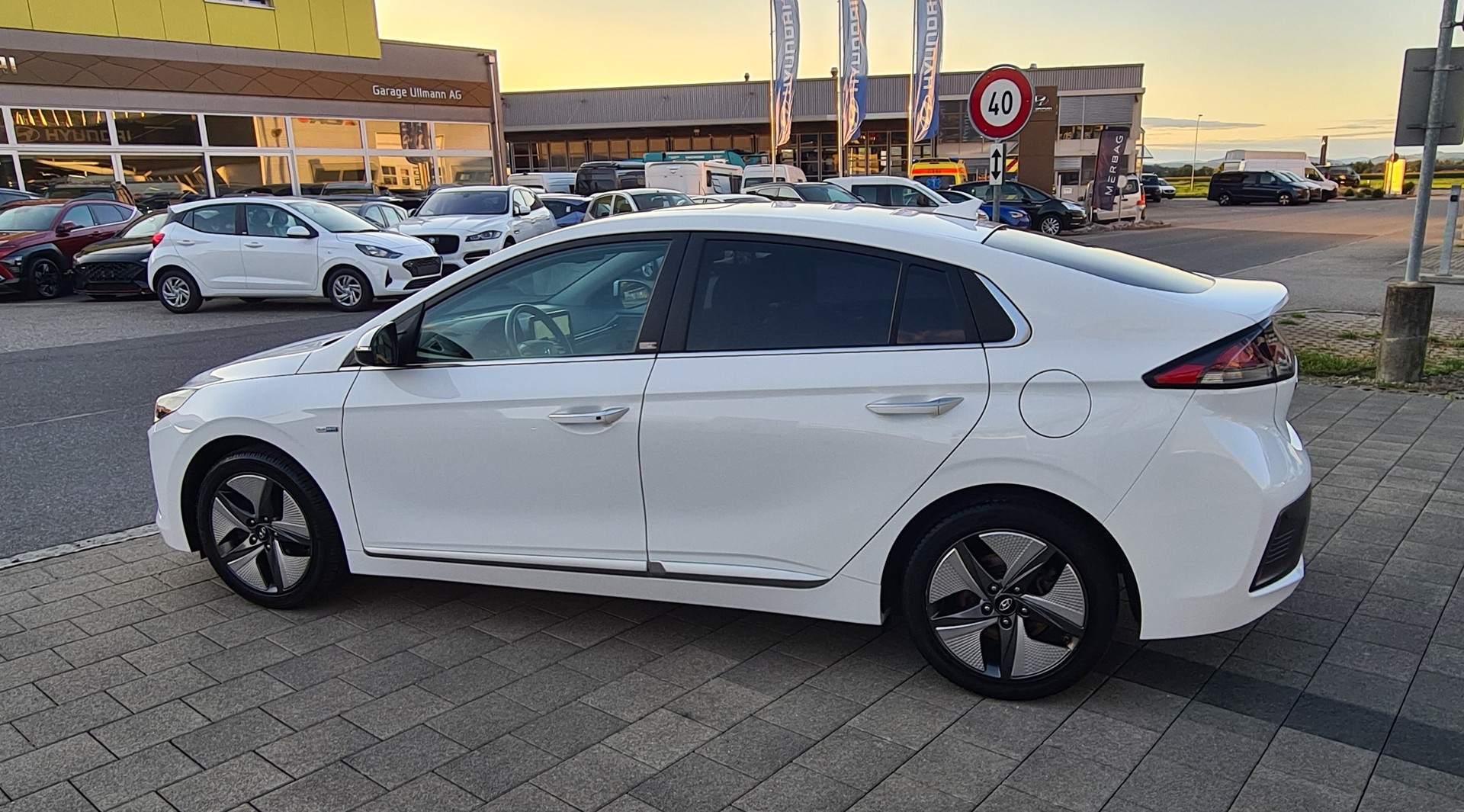 HYUNDAI Ioniq 1.6 GDi HEV Vertex DCT-image-6