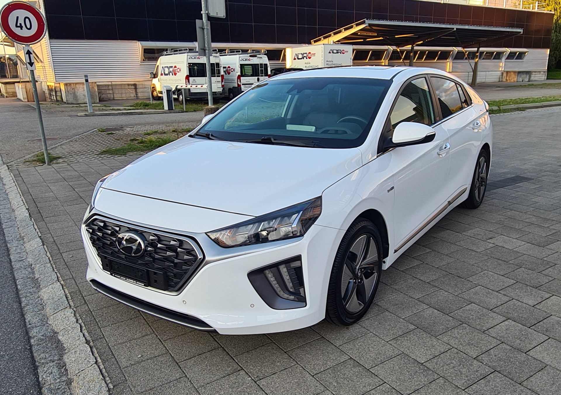 HYUNDAI Ioniq 1.6 GDi HEV Vertex DCT-image-8