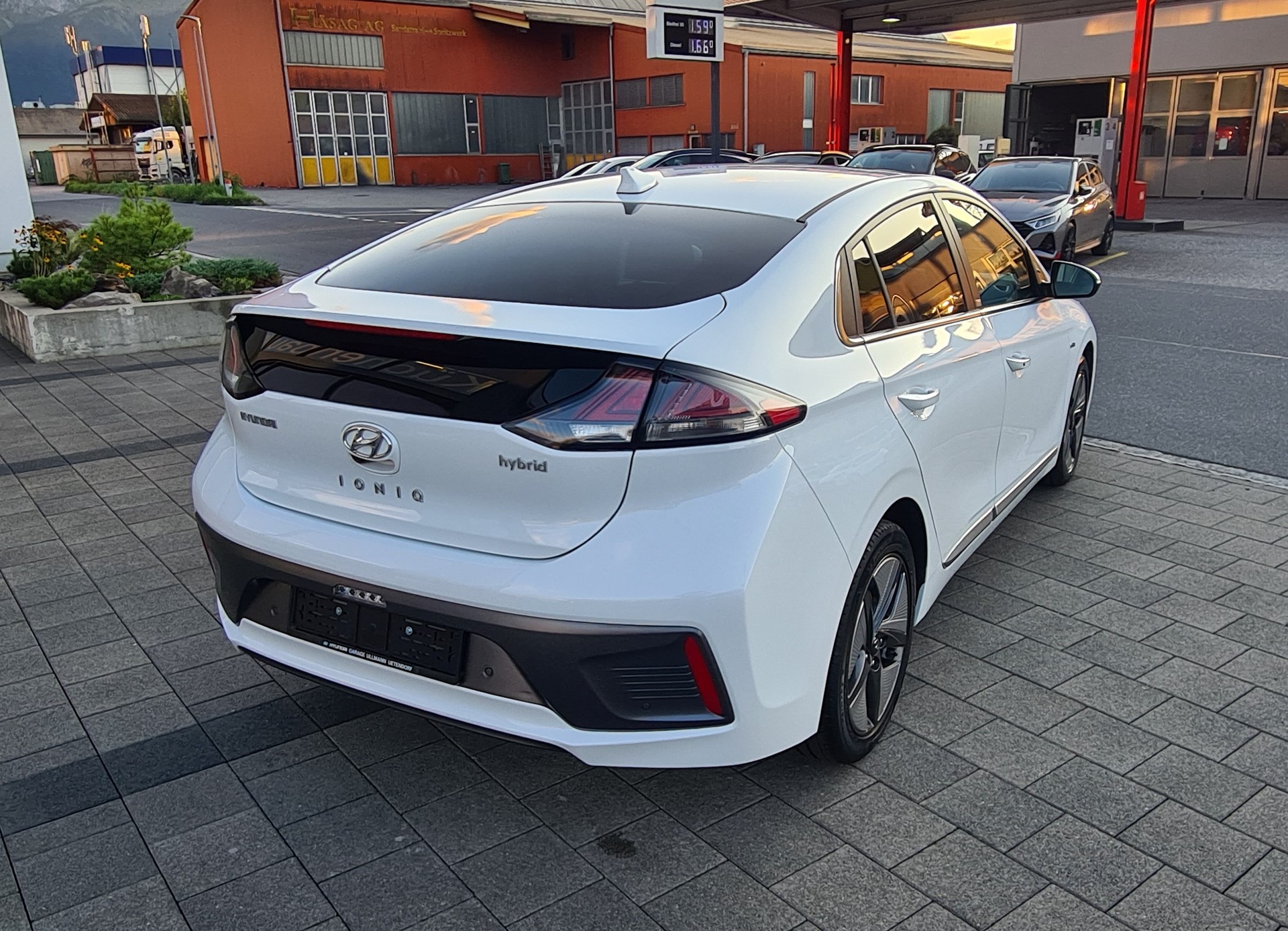 HYUNDAI Ioniq 1.6 GDi HEV Vertex DCT-image-4