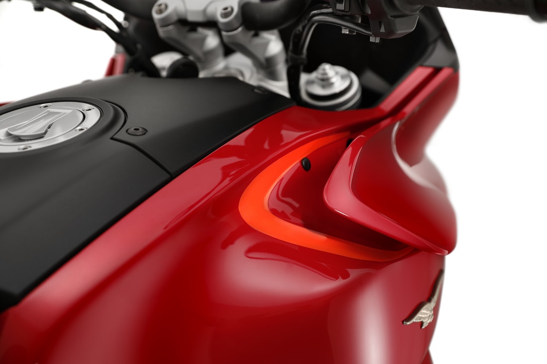 MOTO GUZZI V100 Mandello-image-3