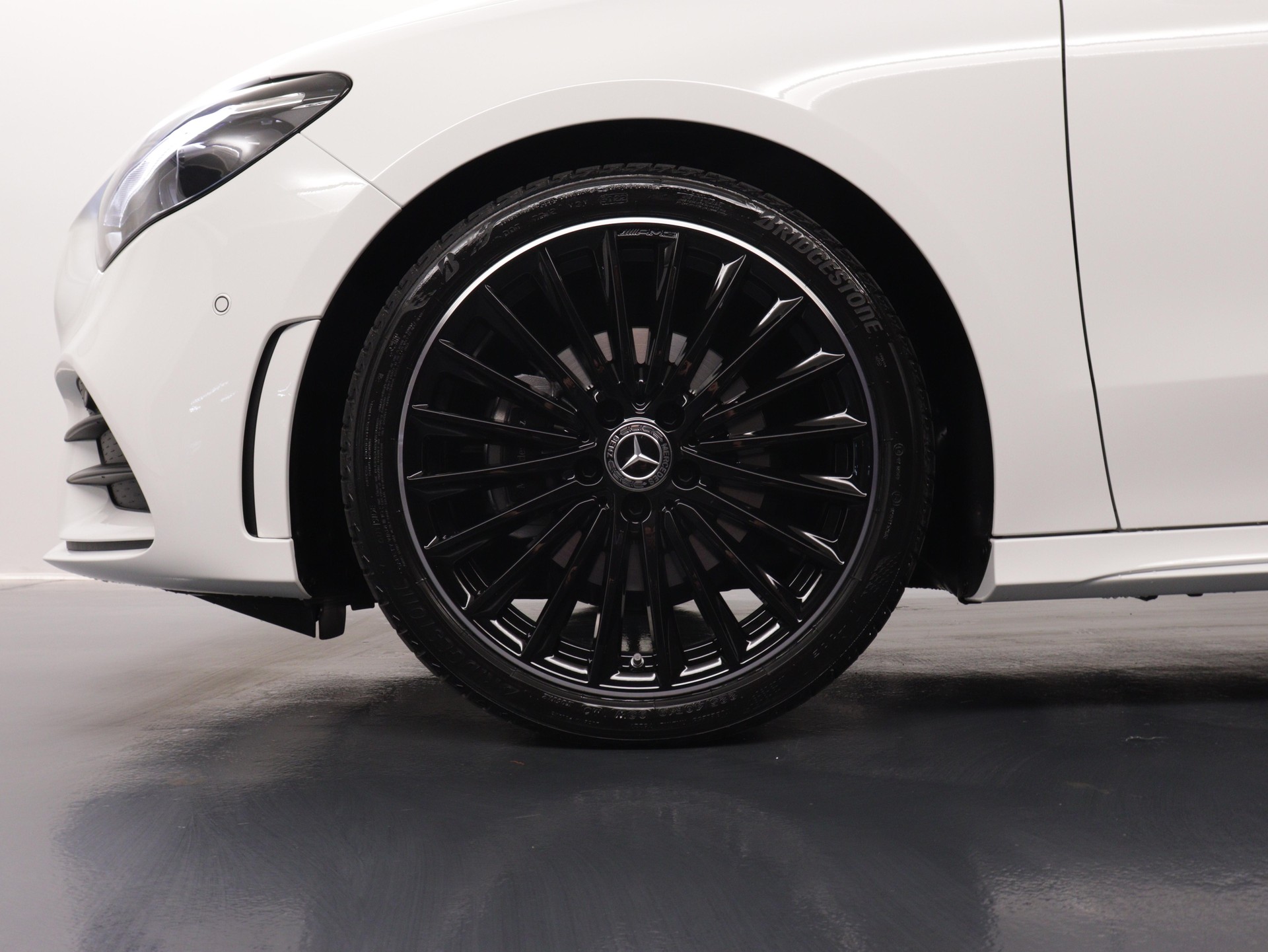 MERCEDES-BENZ B 200 AMG Line-image-11