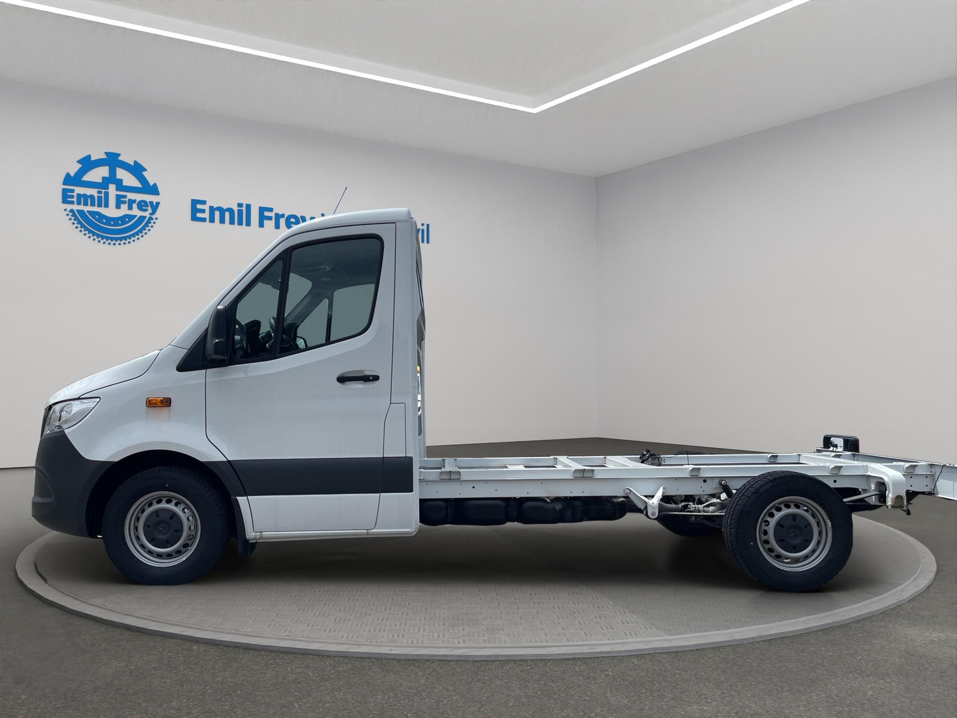 MERCEDES-BENZ Sprinter 317 CDI CH 3665mm S-showroom-element-1