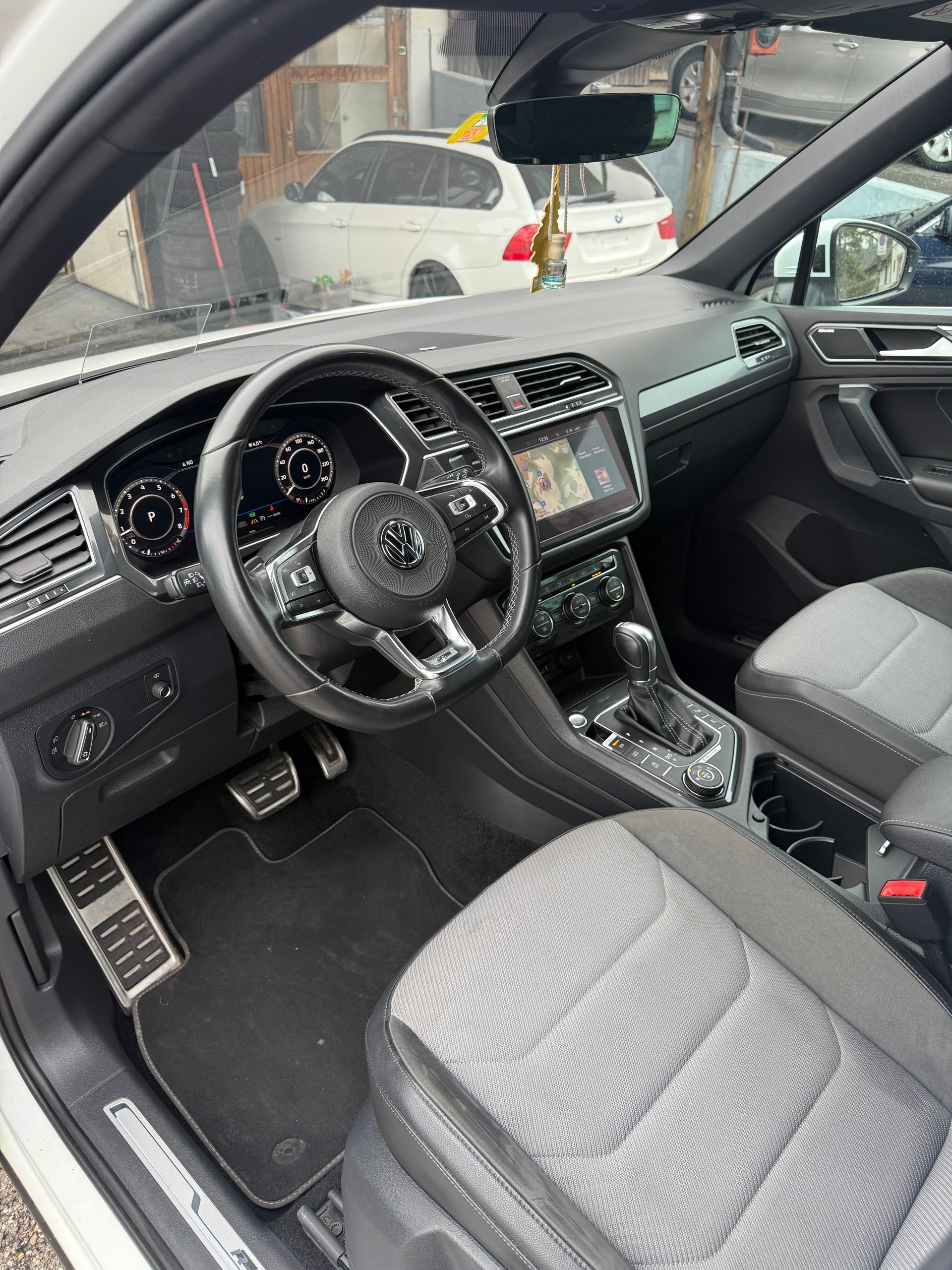 VW Tiguan 2.0TSI Highline 4Motion DSG-image-6