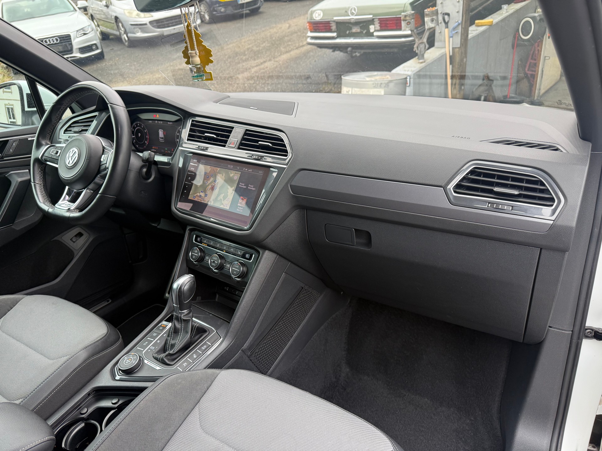 VW Tiguan 2.0TSI Highline 4Motion DSG-image-4